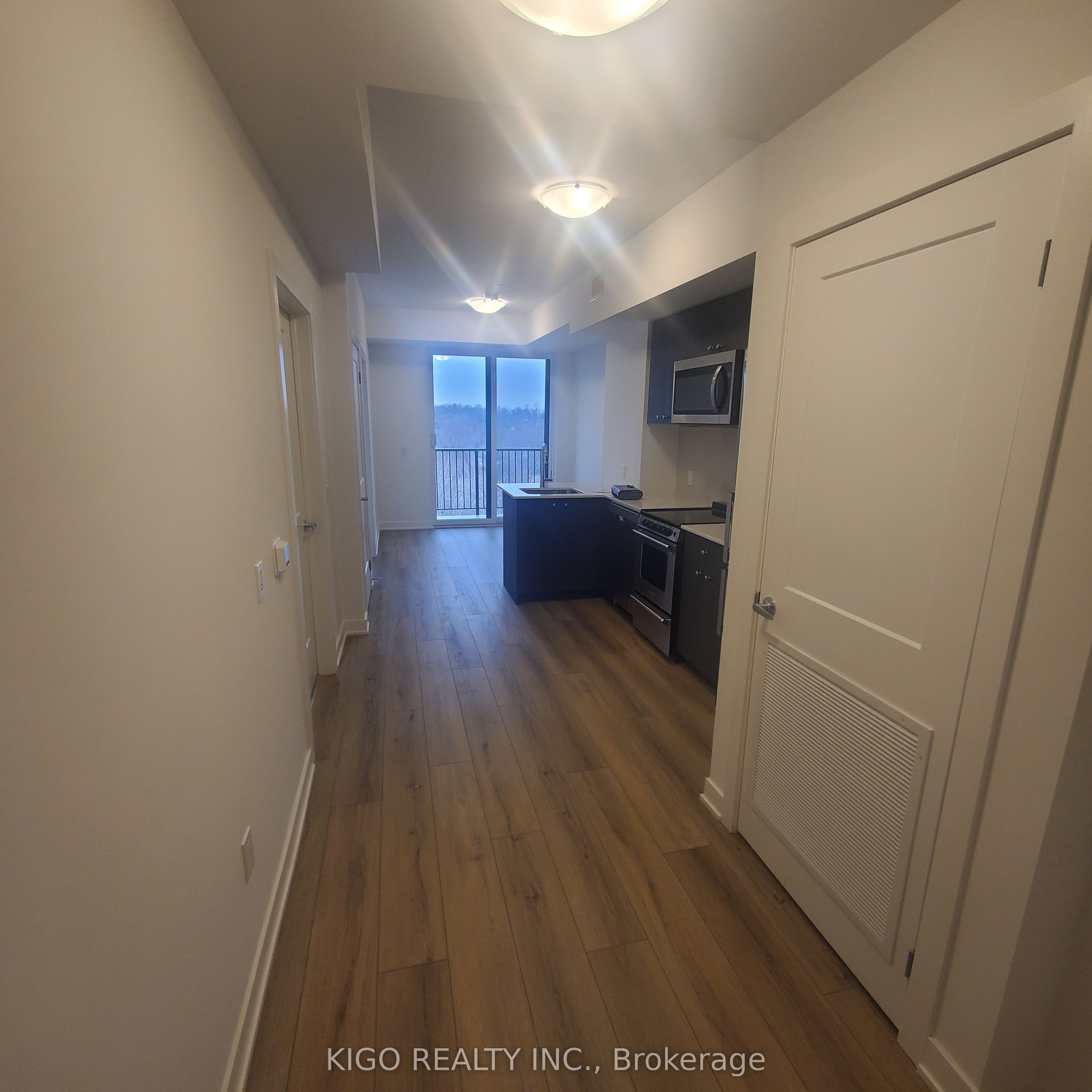 312 Erb Street W 611, Waterloo, ON N2L 1W3 photo 4