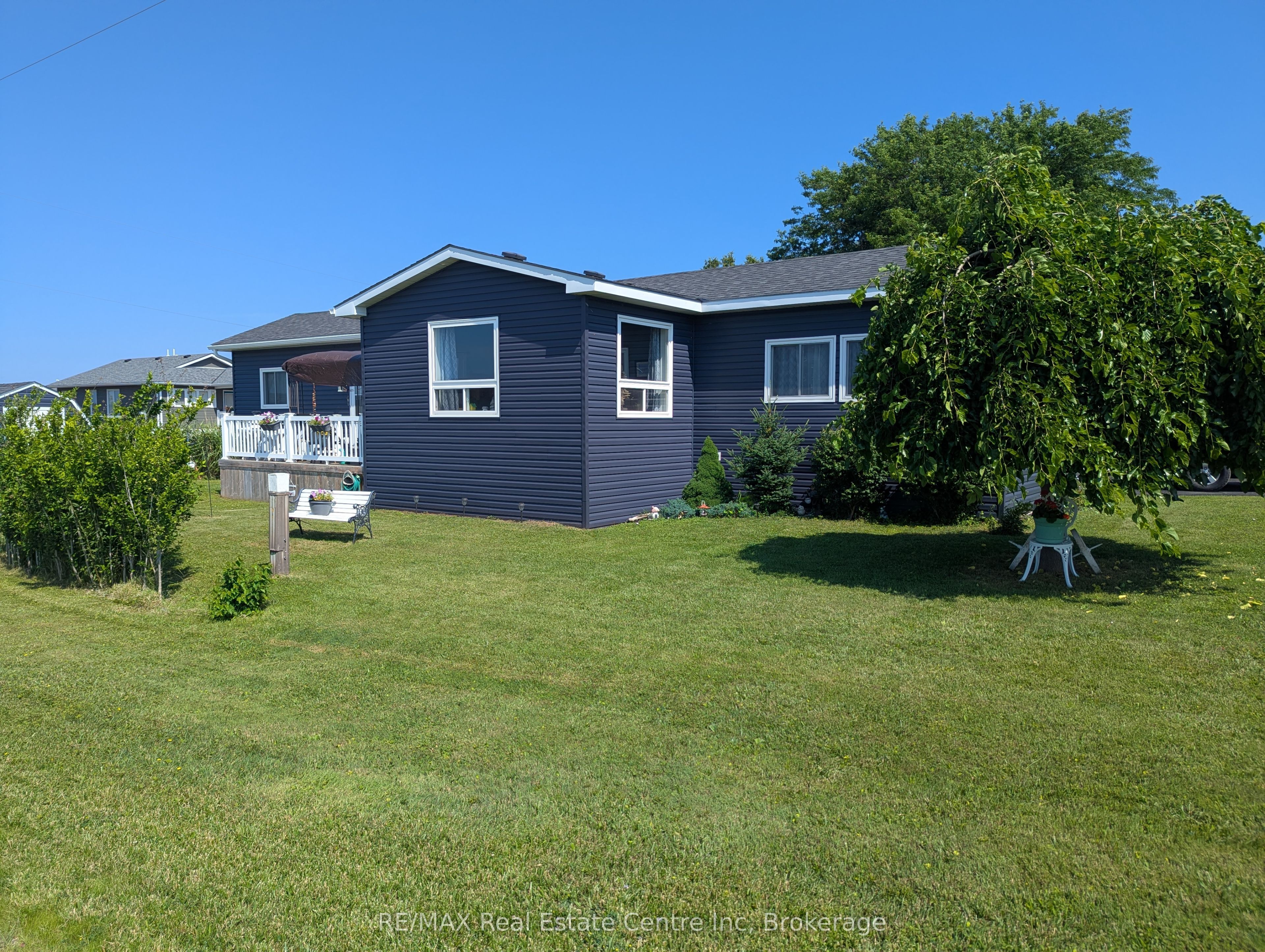 27 Cranberry Drive, Ashfield-Colborne-Wawanosh, ON N7A 3Y3