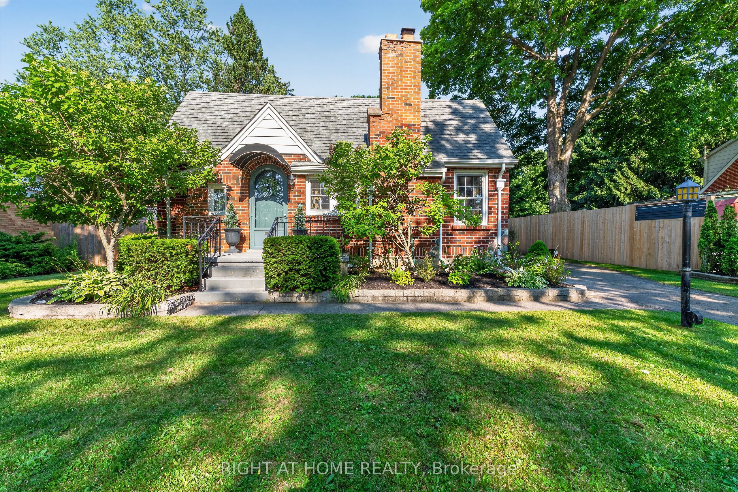 335 Sunset Drive, Central Elgin, ON N5R 3C6 photo 2