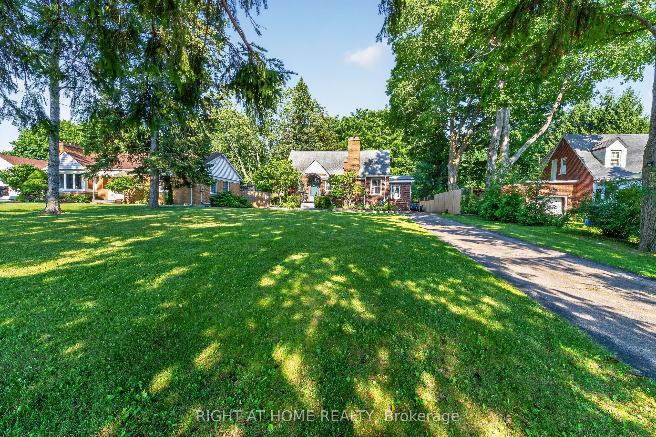 335 Sunset Drive, Central Elgin, ON N5R 3C6 photo 3