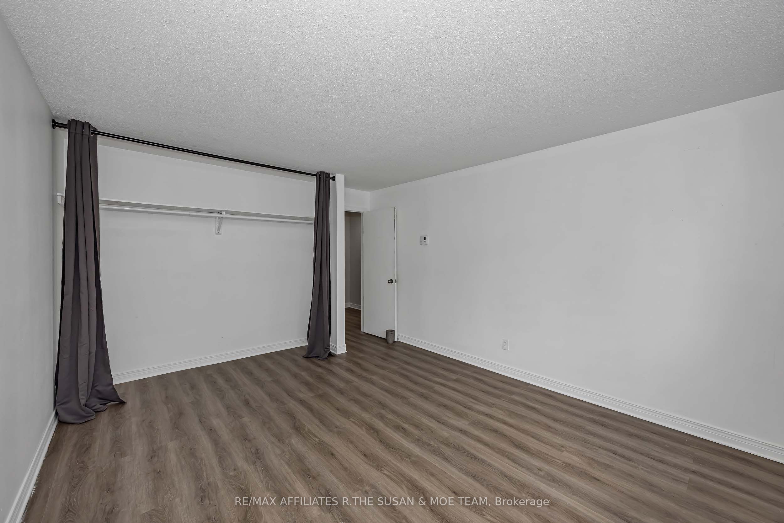 500 Fenerty Court 6, Kanata, ON K2L 3B1