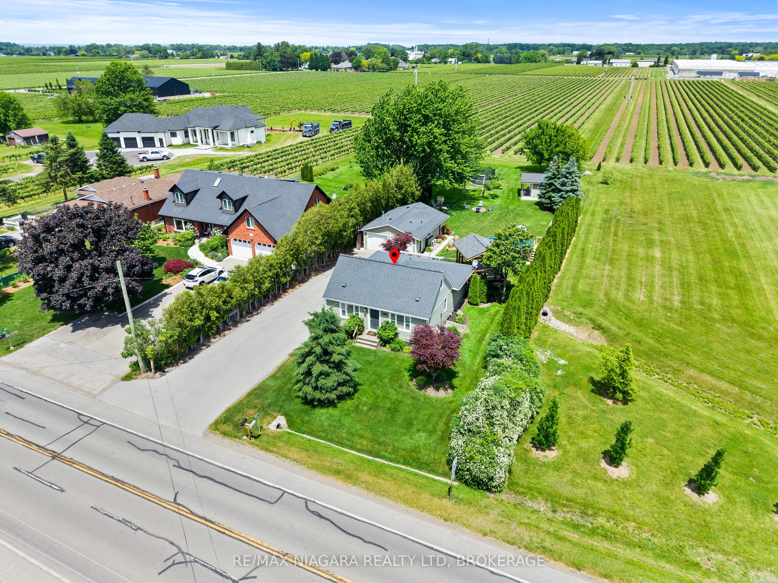 848 East And West Line Road, Niagara-on-the-Lake, ON L0S 1J0