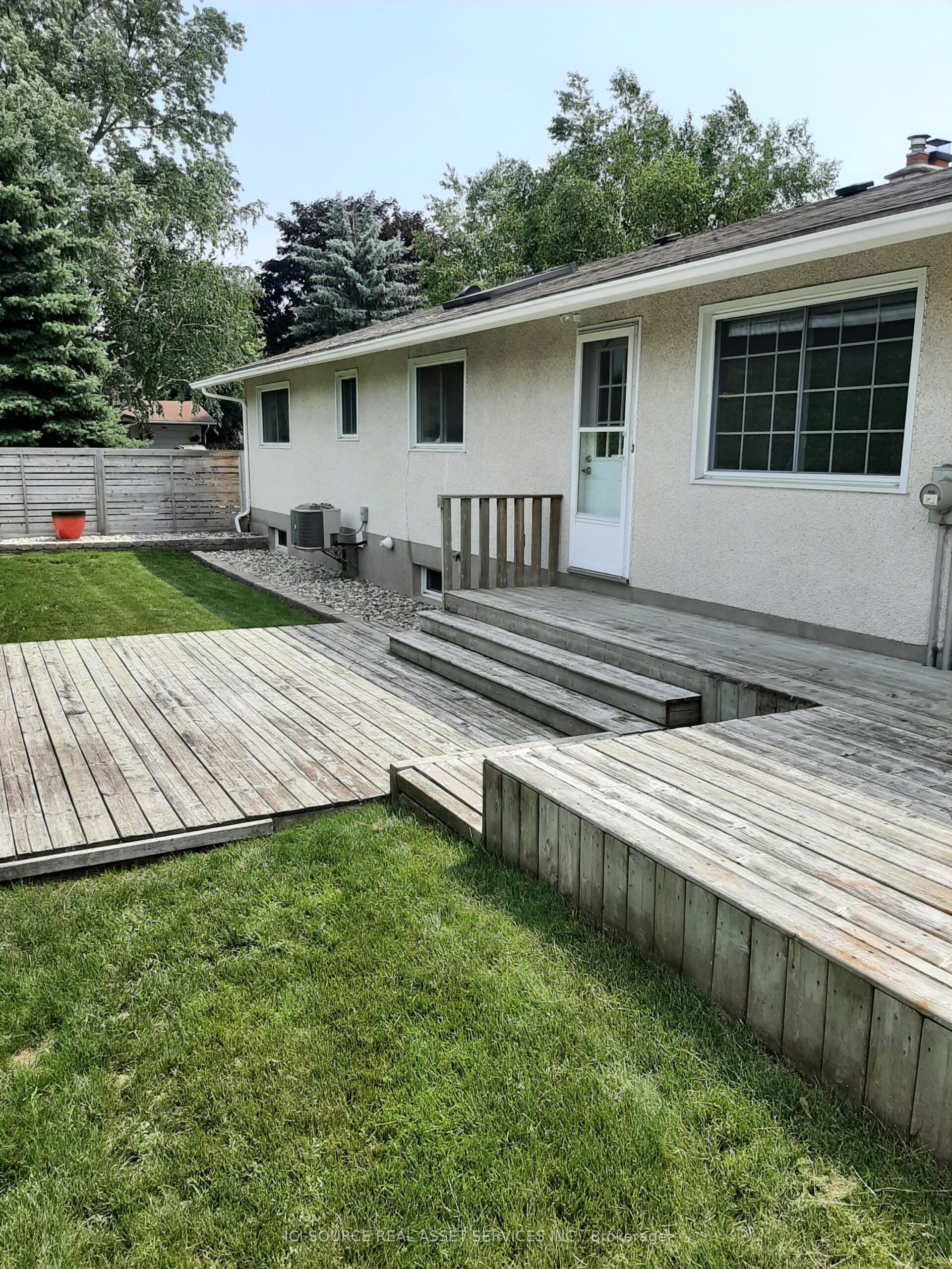 8 Birchview Road Main Fl, Meadowlands - Crestview and Area, ON K2G 3G4 photo 3