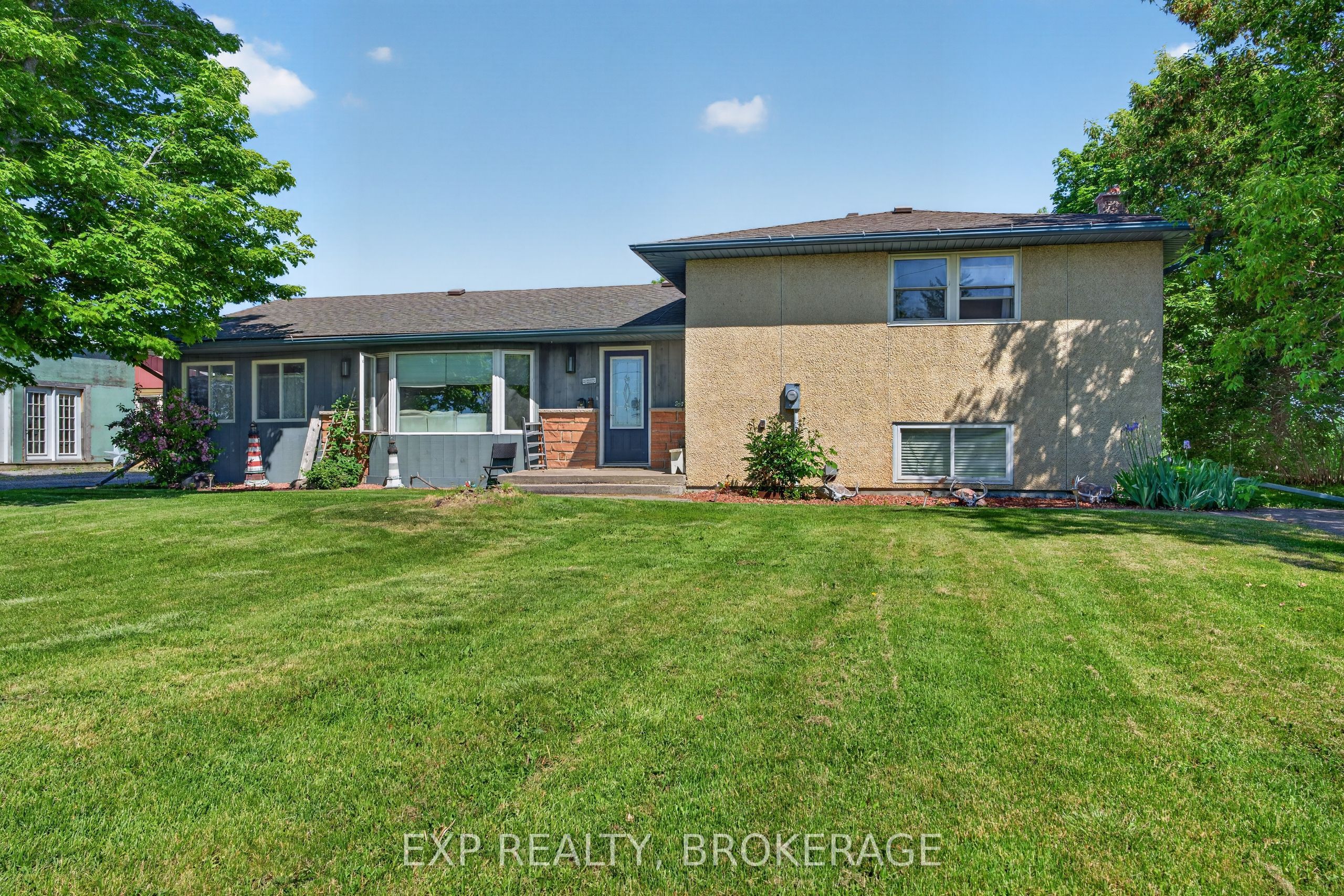 2214 HIGHWAY 96 N/A, Frontenac Islands, ON K0H 2Y0 photo 2