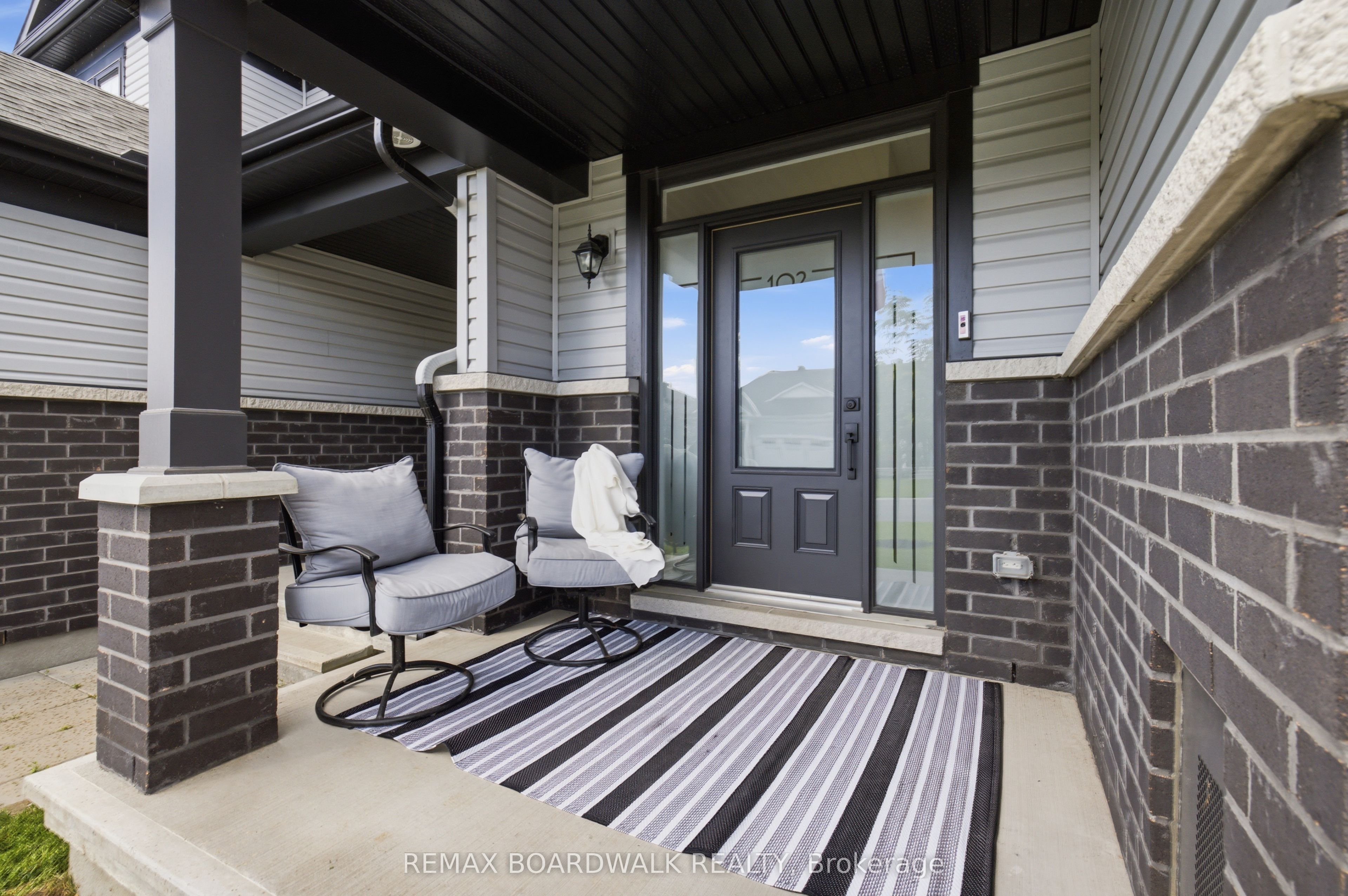 102 Patchell Place, North Grenville, ON K0G 1J0 photo 2