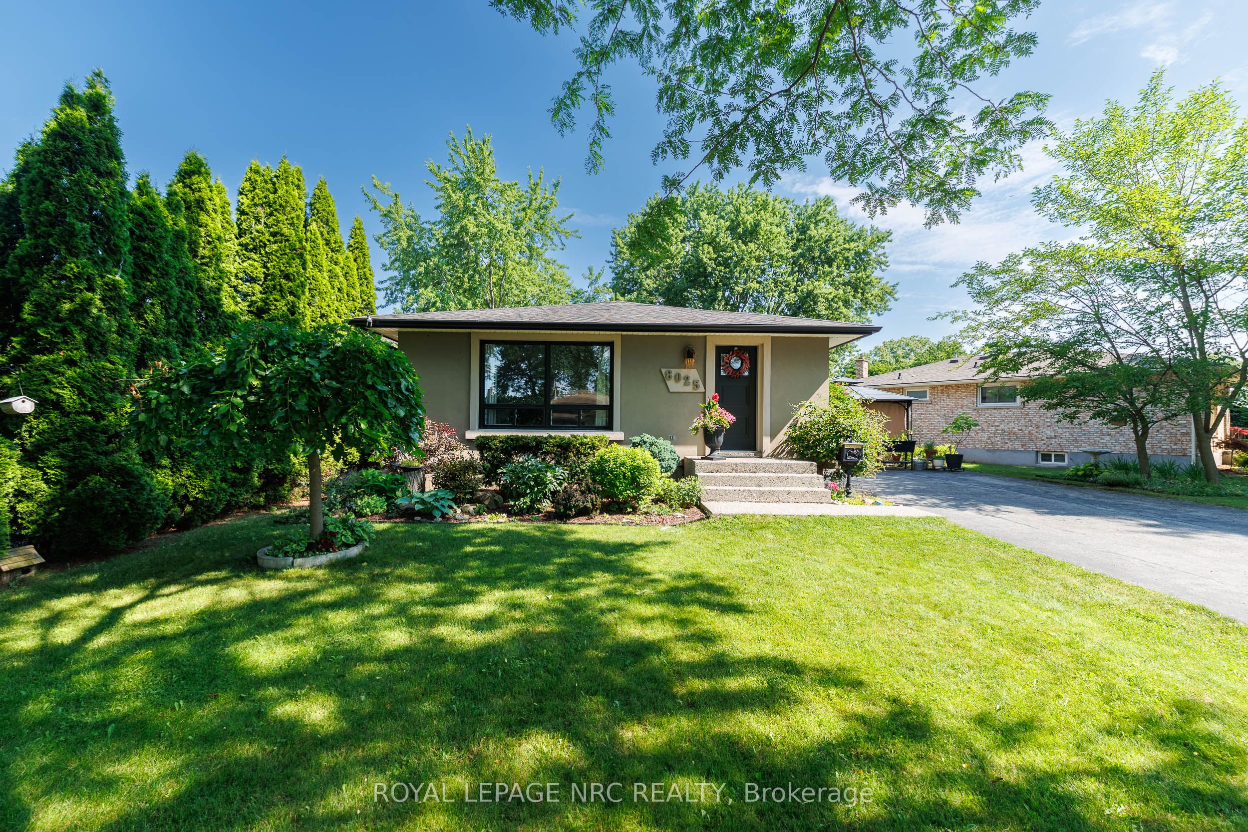 8025 Michael Street, Niagara Falls, ON L2H 2B6 photo 2