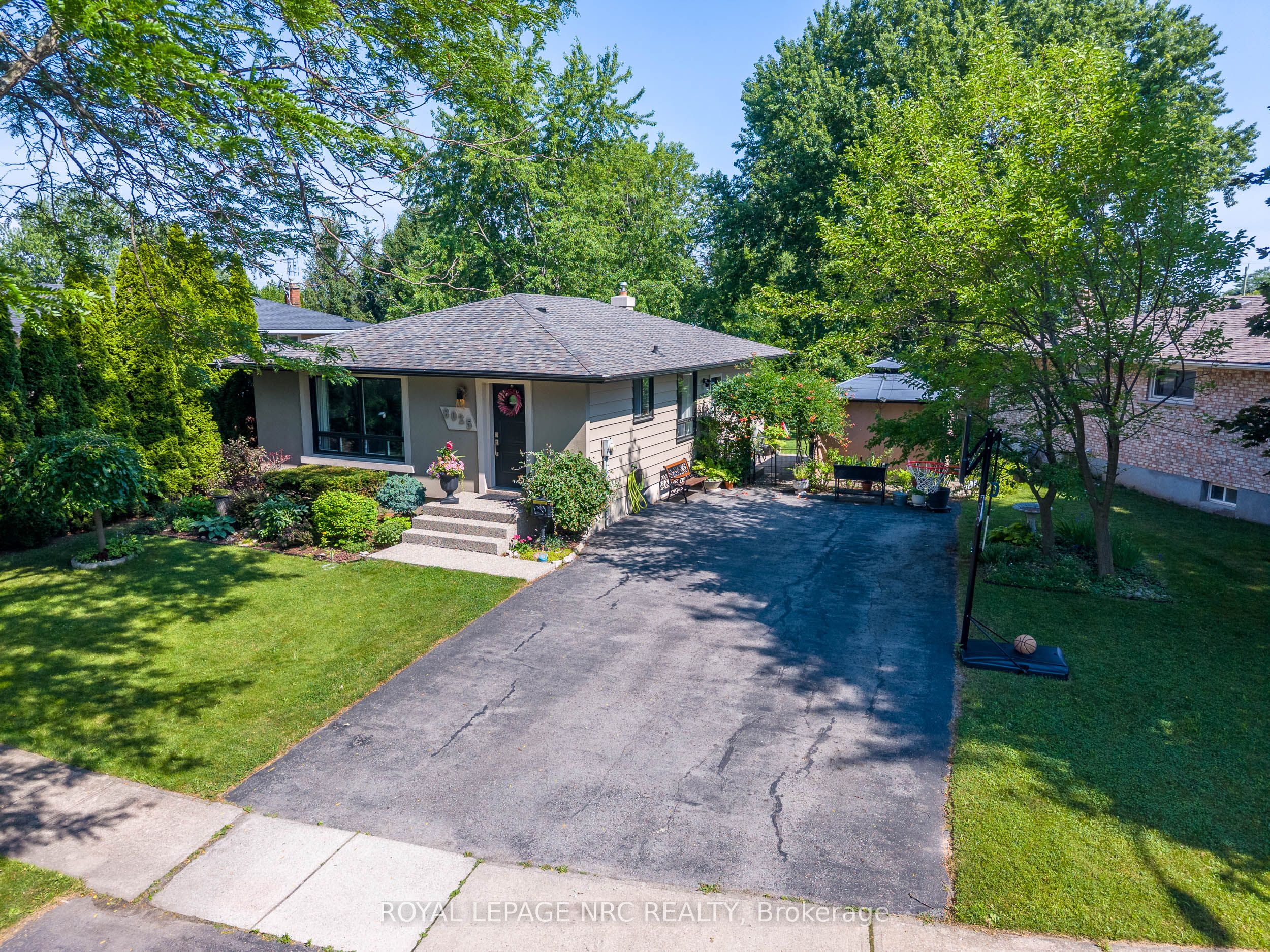 8025 Michael Street, Niagara Falls, ON L2H 2B6 photo 4