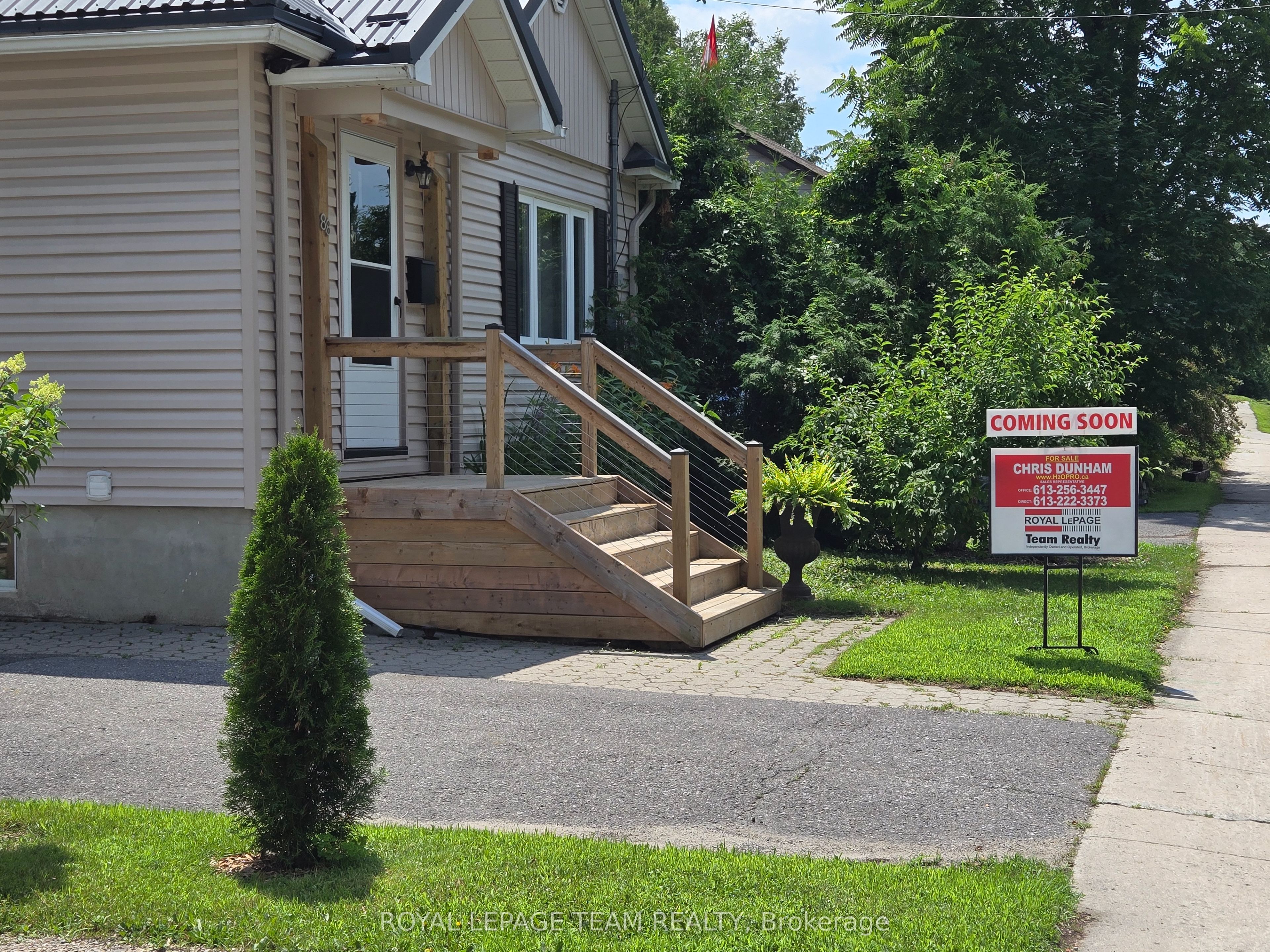 88 North Street N, Perth, ON K7H 2T3