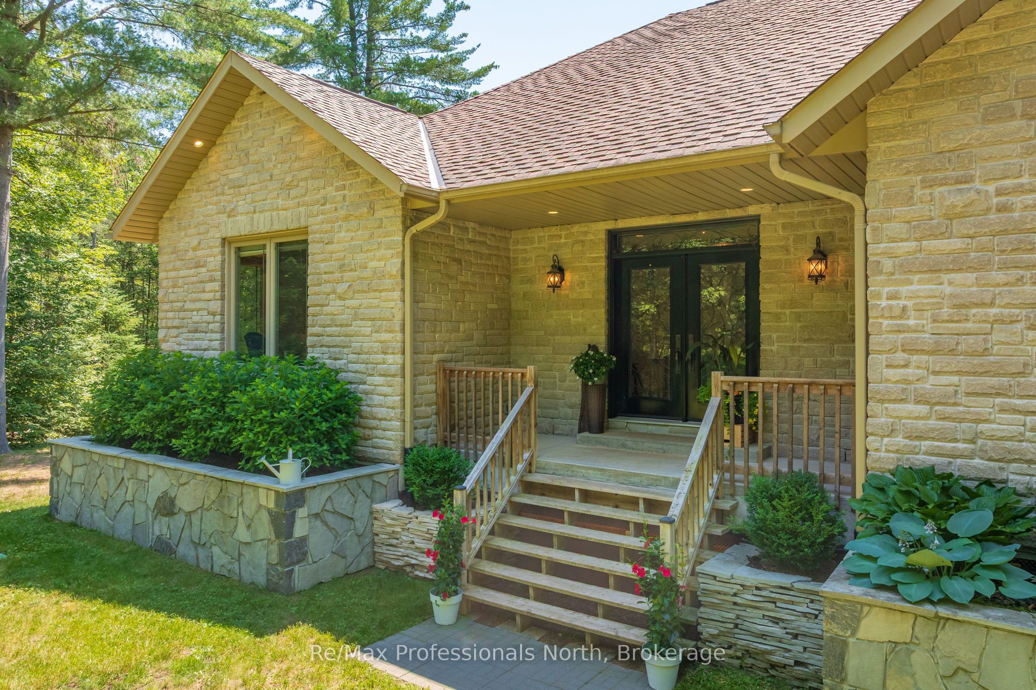 2452 Doe Lake Road, Gravenhurst, ON P1P 1R3 photo 3