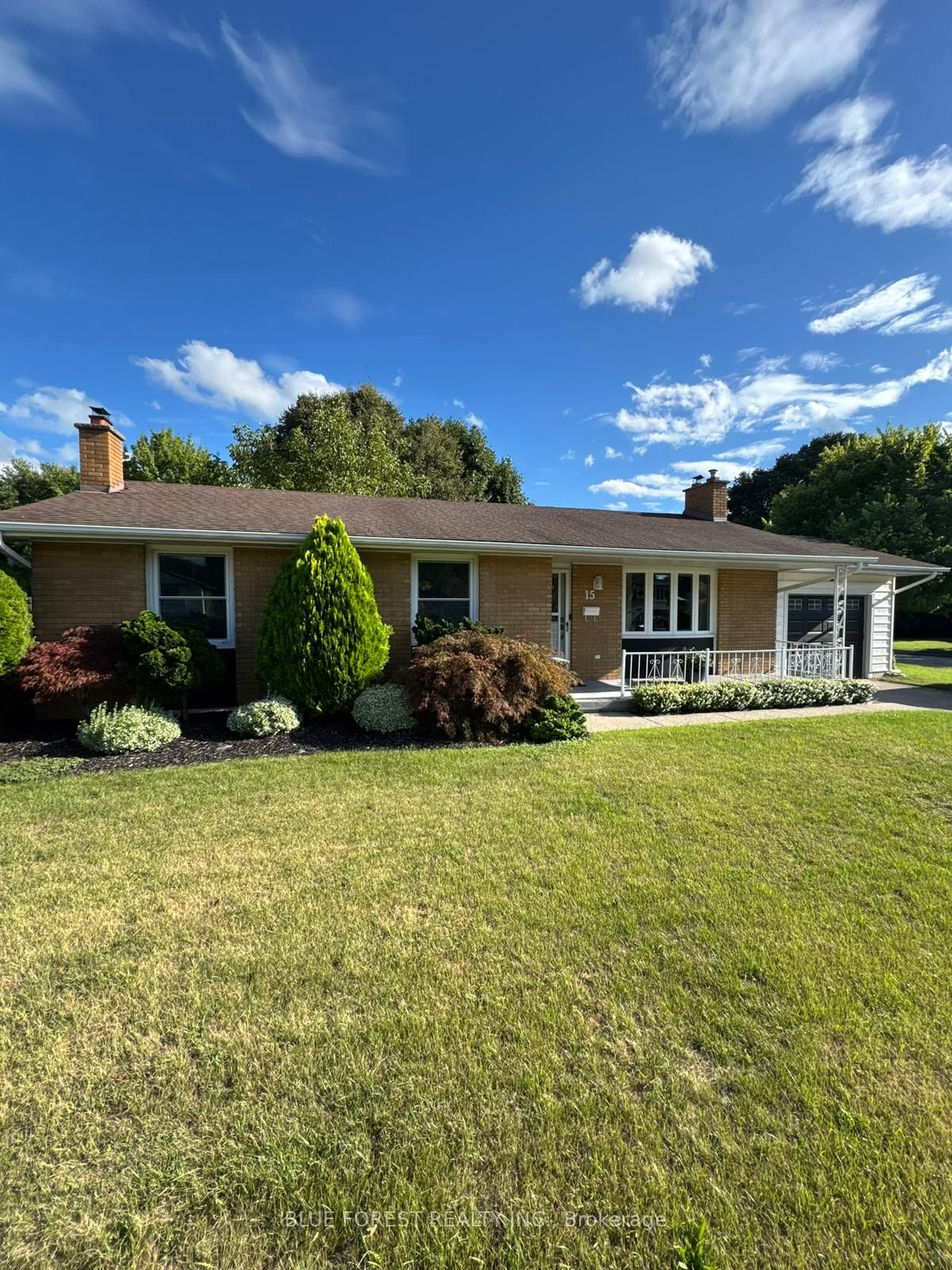 15 Southland Drive, London South, ON N6P 1C2