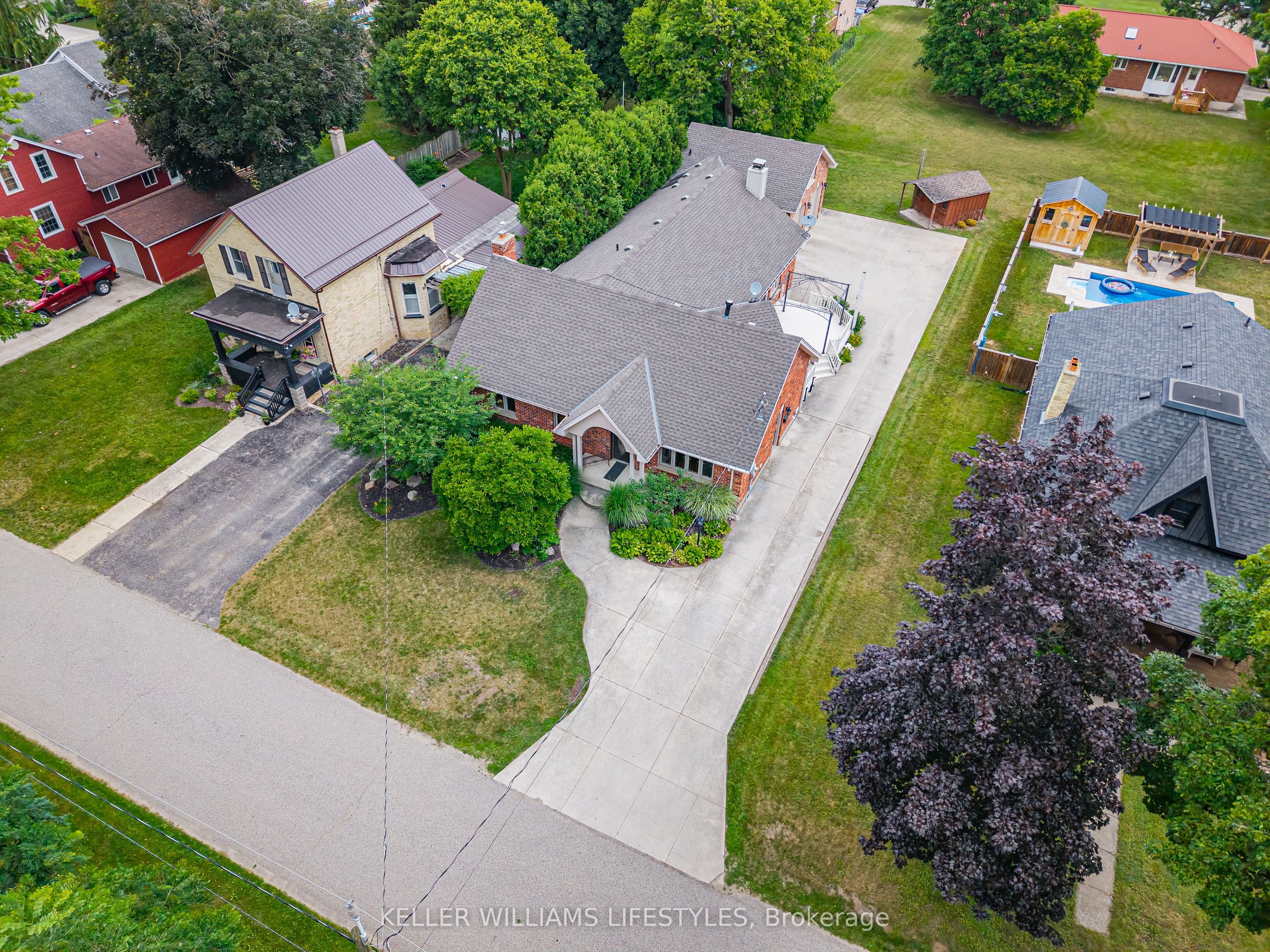 194 High Street, North Middlesex, ON N0M 1A0