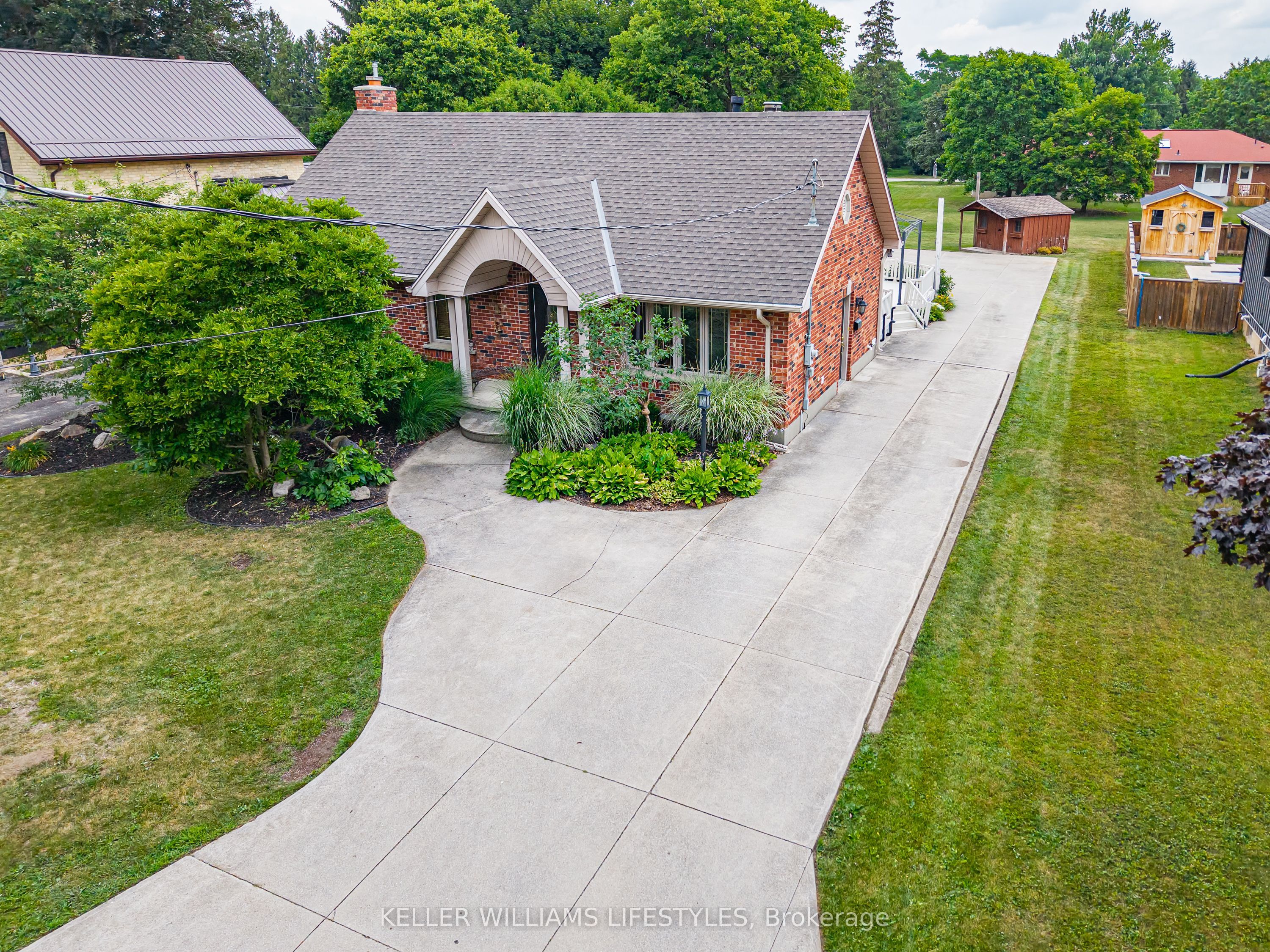 194 High Street, North Middlesex, ON N0M 1A0 photo 2