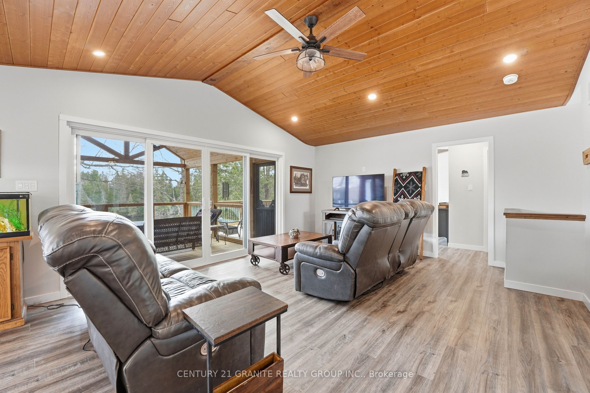 1407 Abrams Road W, Highlands East, ON K0L 1C0 photo 5