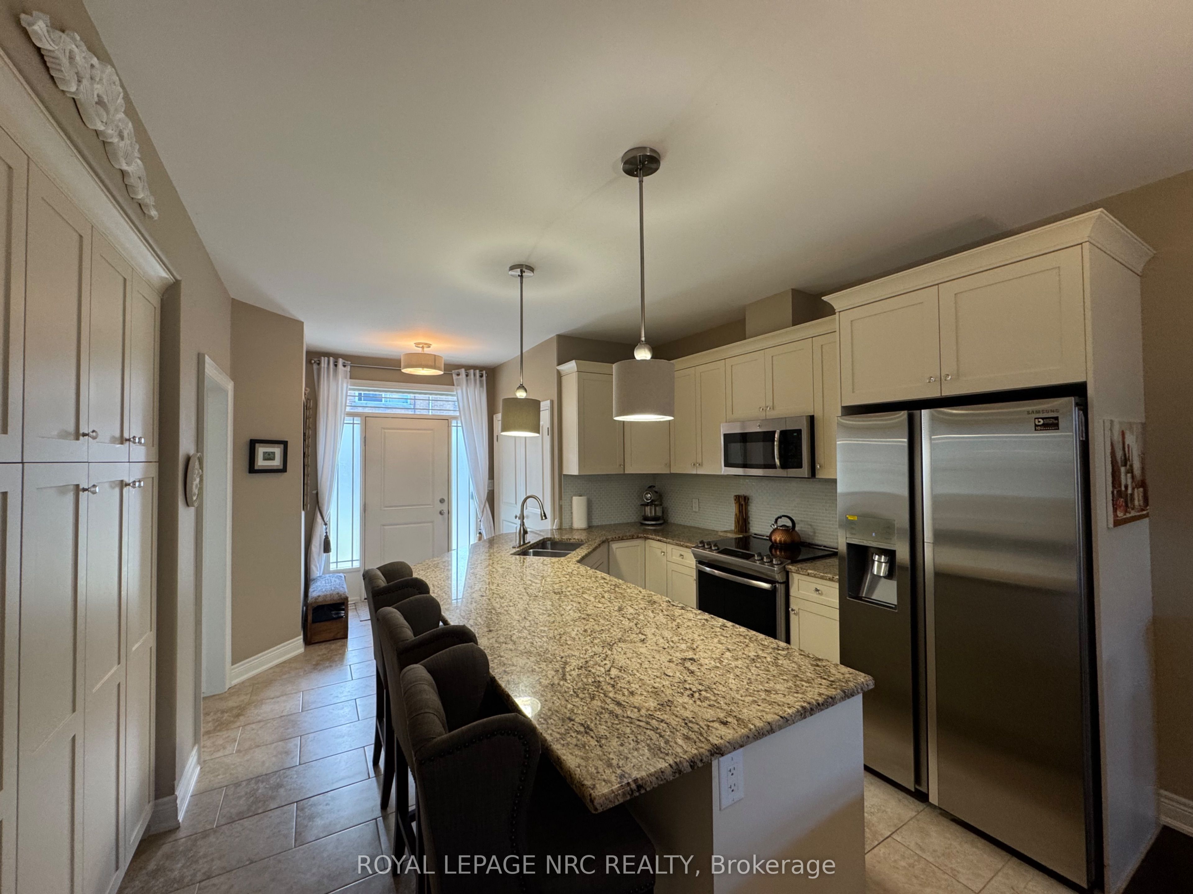 6186 Dorchester Road 2, Niagara Falls, ON L2G 5T2 photo 5