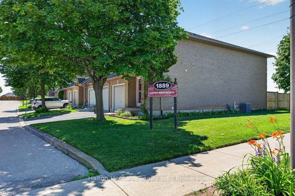 1889 Upper Wentworth Street 47, Hamilton, ON L9B 2T8 photo 3