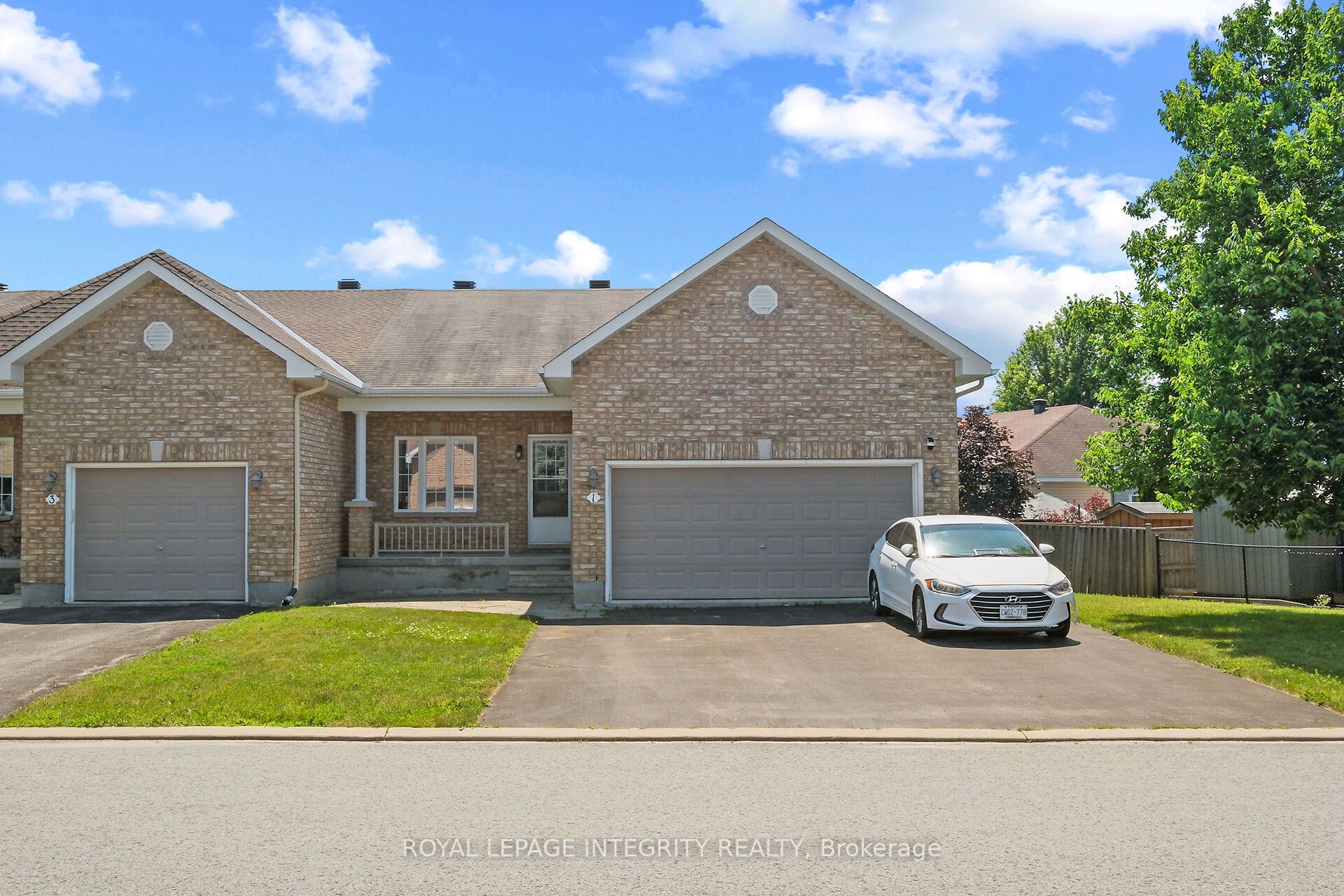 1 Moe Robillard Street, Arnprior, ON K7S 0C2 photo 2