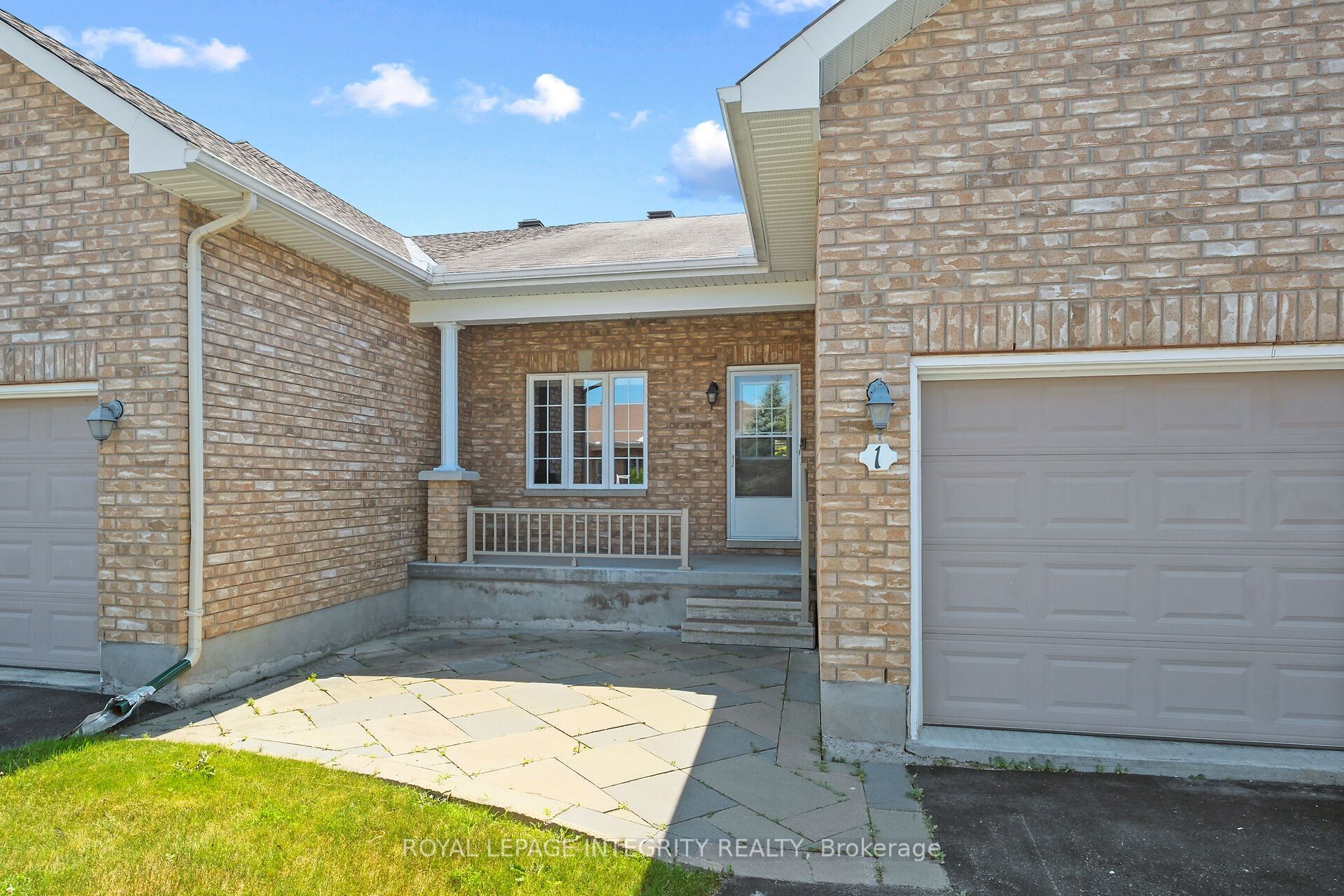 1 Moe Robillard Street, Arnprior, ON K7S 0C2 photo 3