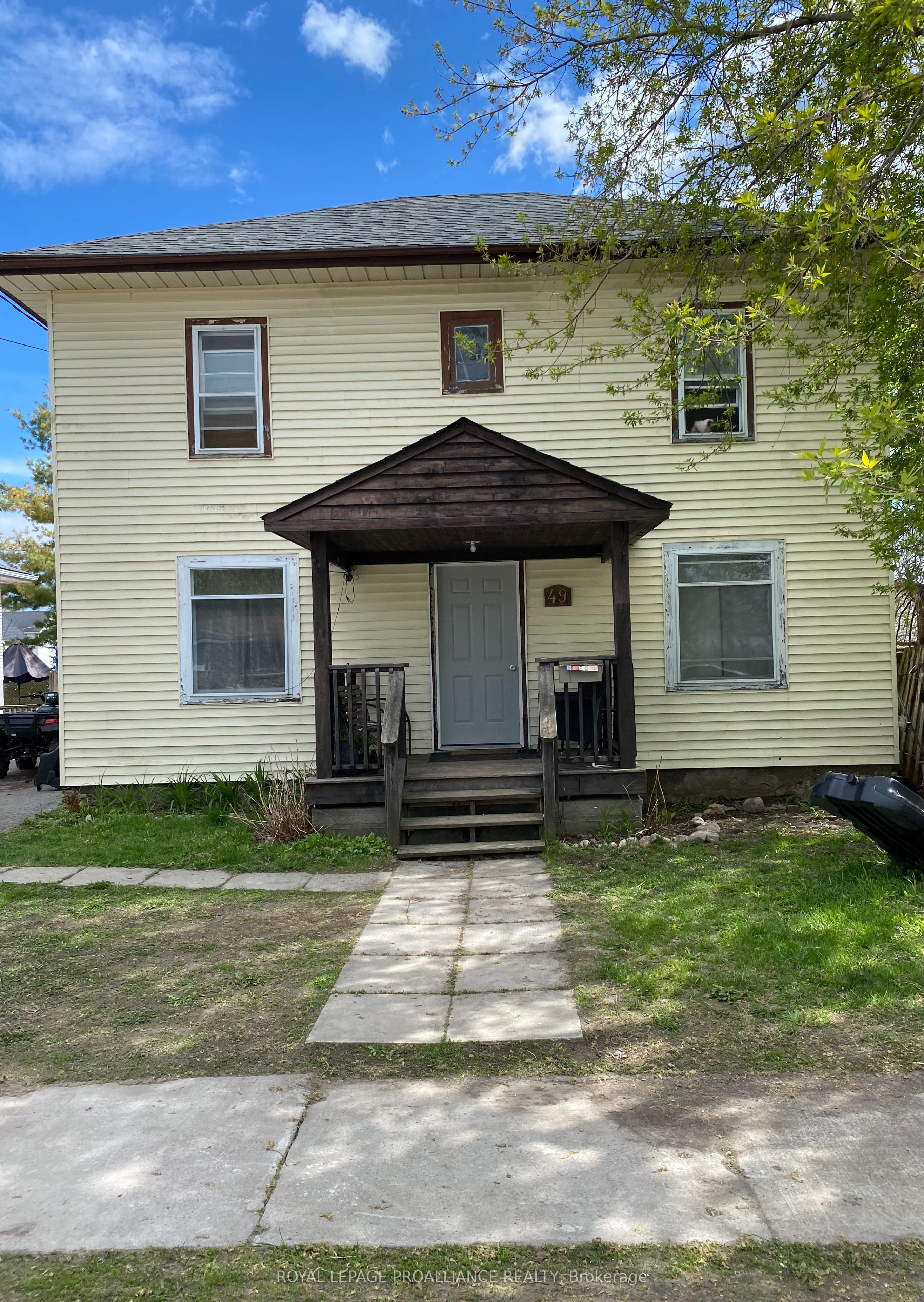 49 Crown Street, Quinte West, ON K8V 1P1 photo 3