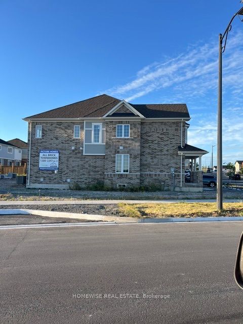 698 Latimer Way, Peterborough, ON K9K 0H4 photo 2