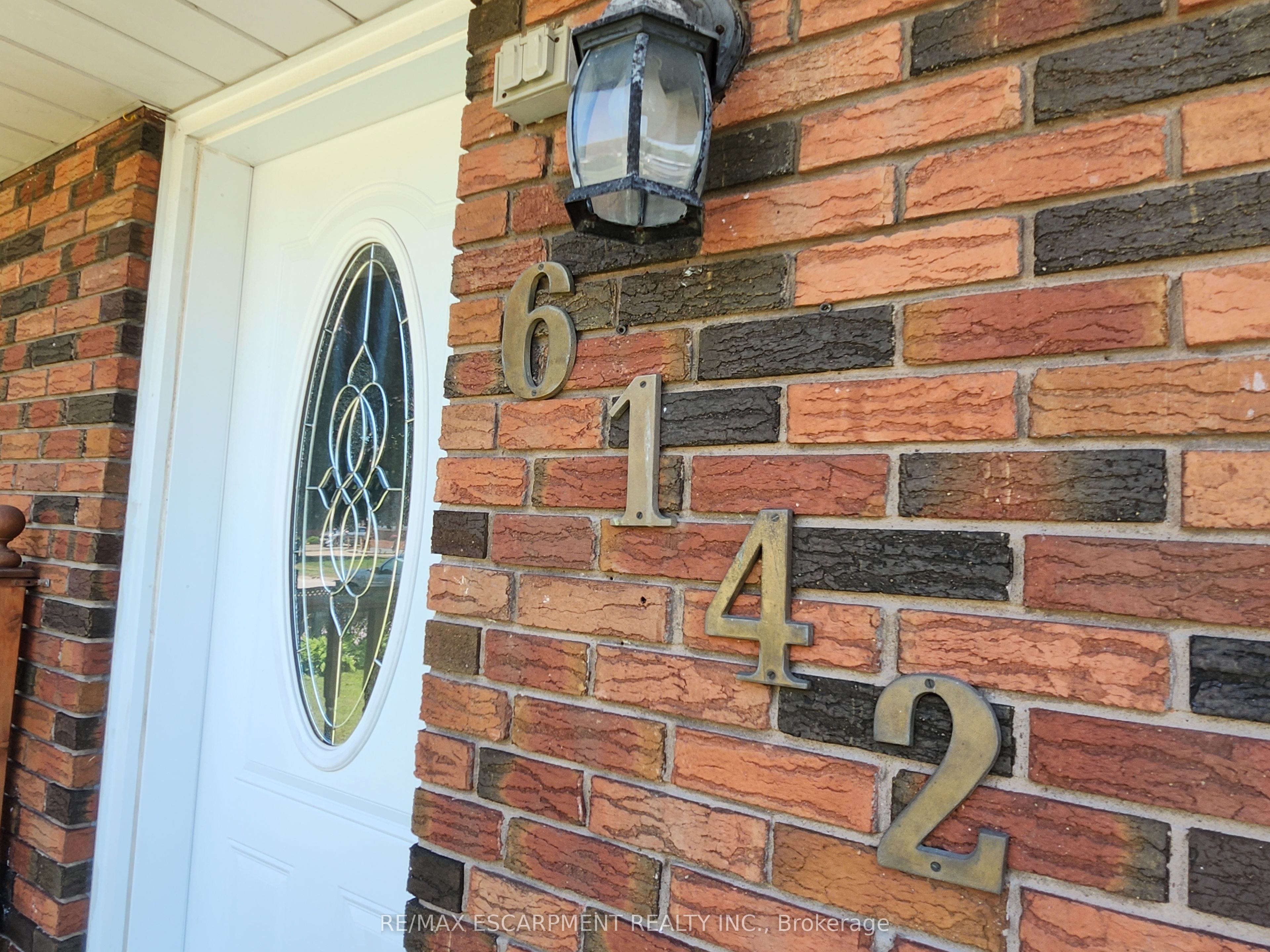 6142 Scott Street, Niagara Falls, ON L2E 3B5 photo 5