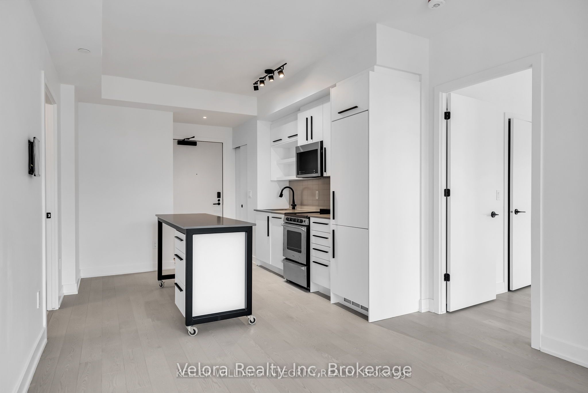560 RIDEAU Street 905, Lower Town - Sandy Hill, ON K1N 0G3 photo 2