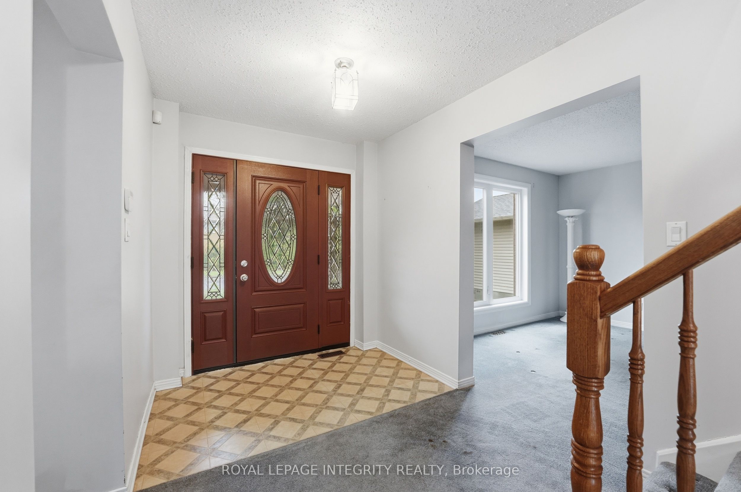 2133 Lenester Avenue, McKellar Heights - Glabar Park and Area, ON K2A 4A9 photo 3