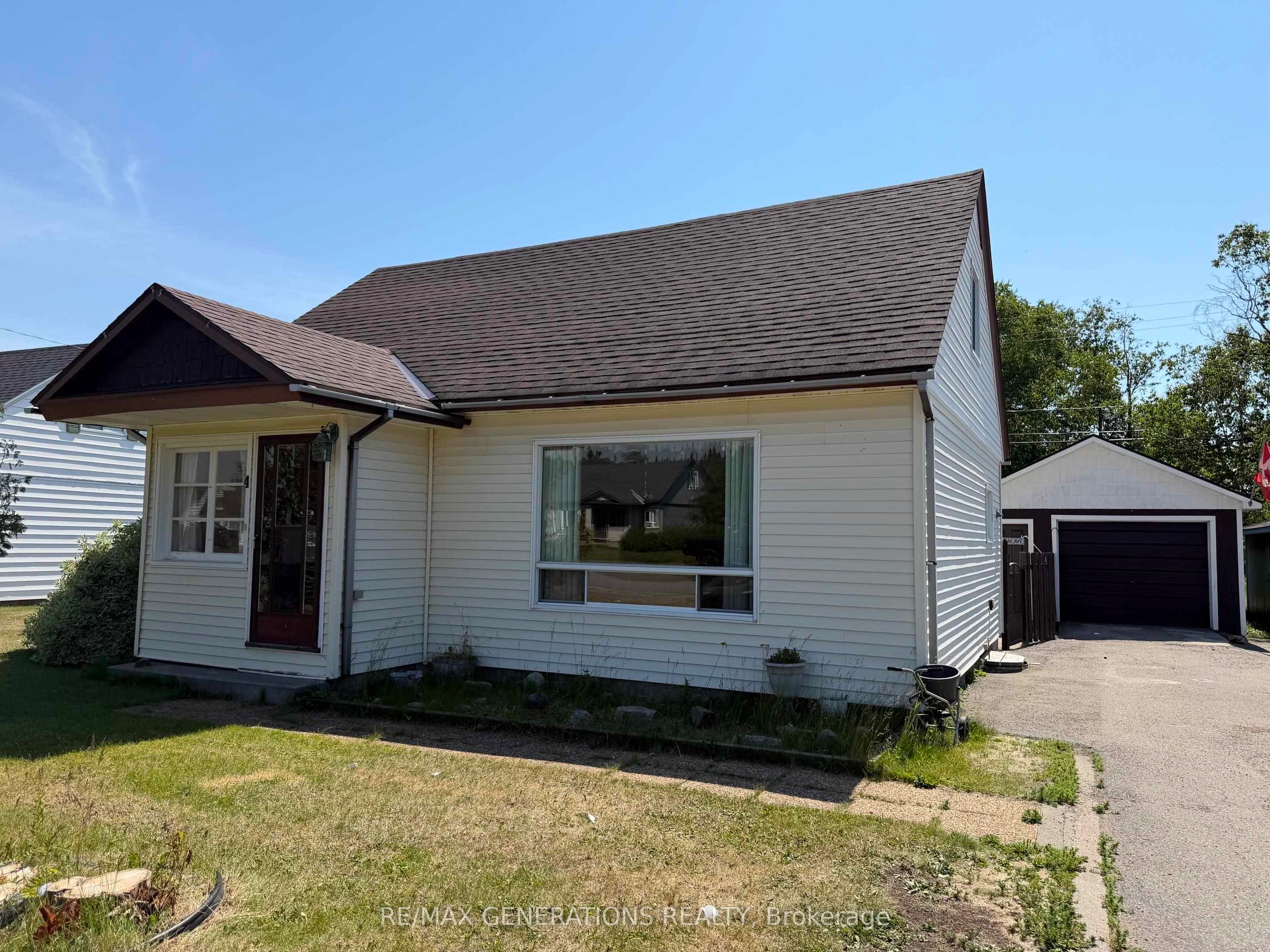 4 Elizabeth Avenue, Terrace Bay, ON P0T 2W0