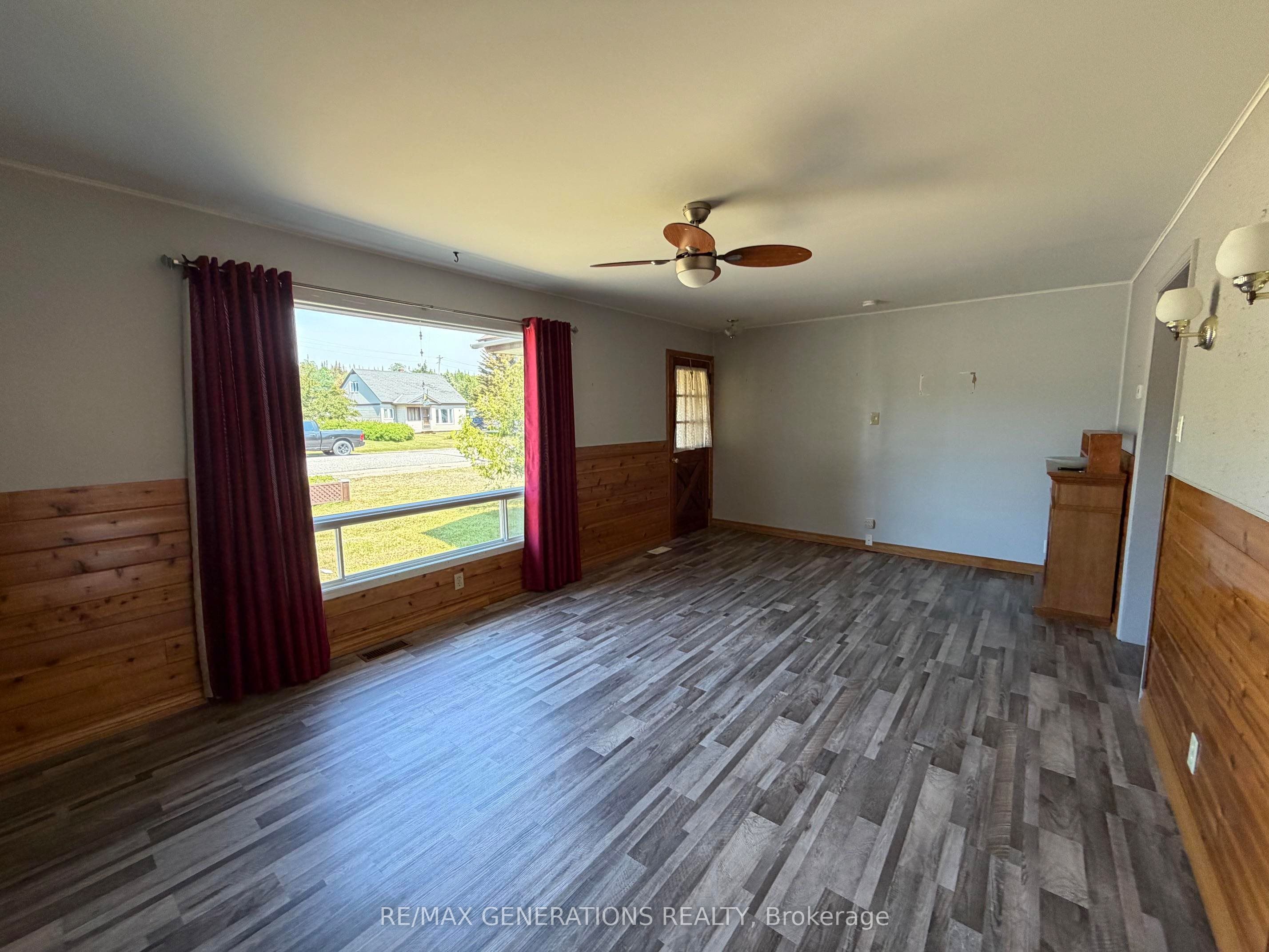4 Elizabeth Avenue, Terrace Bay, ON P0T 2W0 photo 4