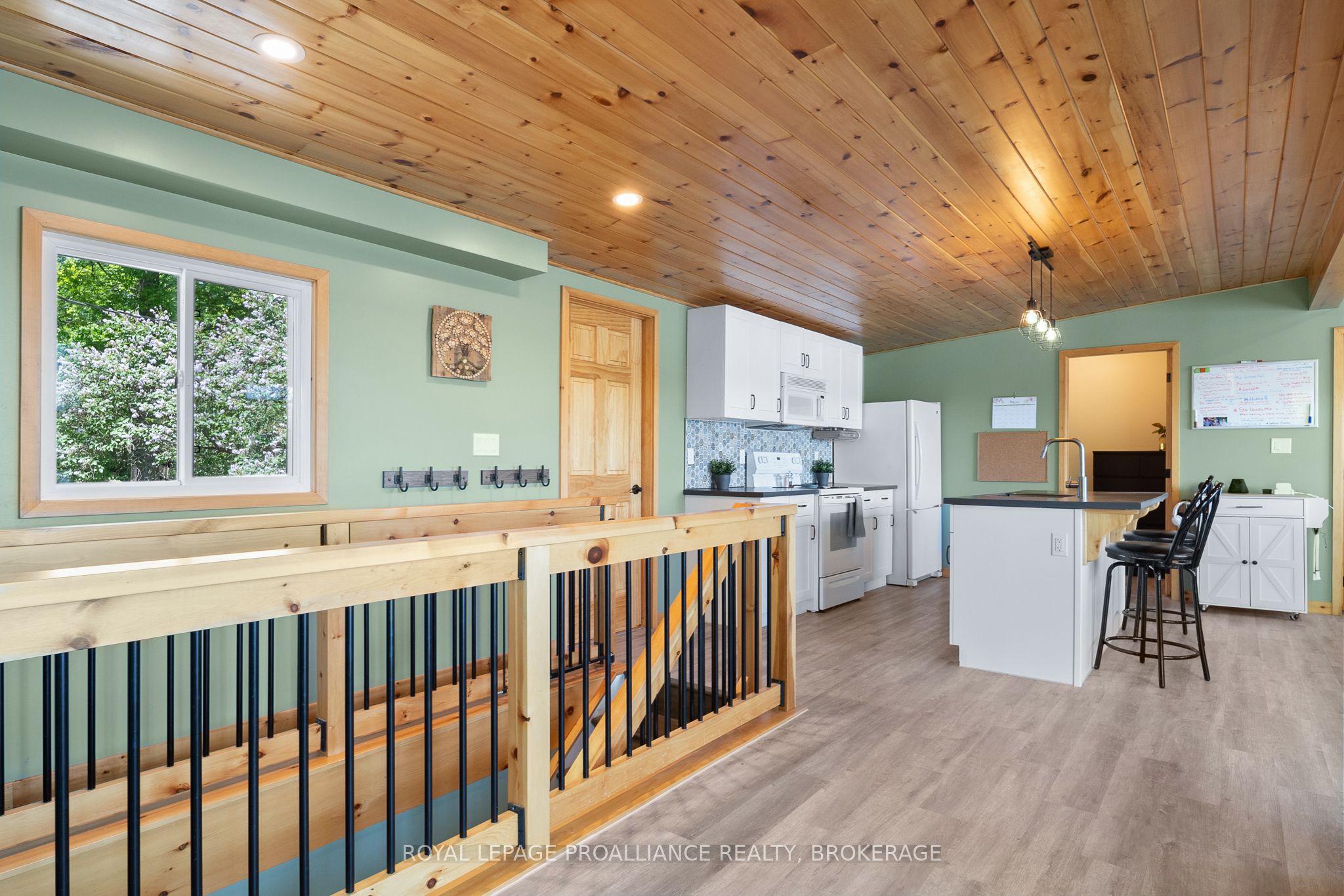 402 Troy Lake Road, Rideau Lakes, ON K0G 1E0 photo 3