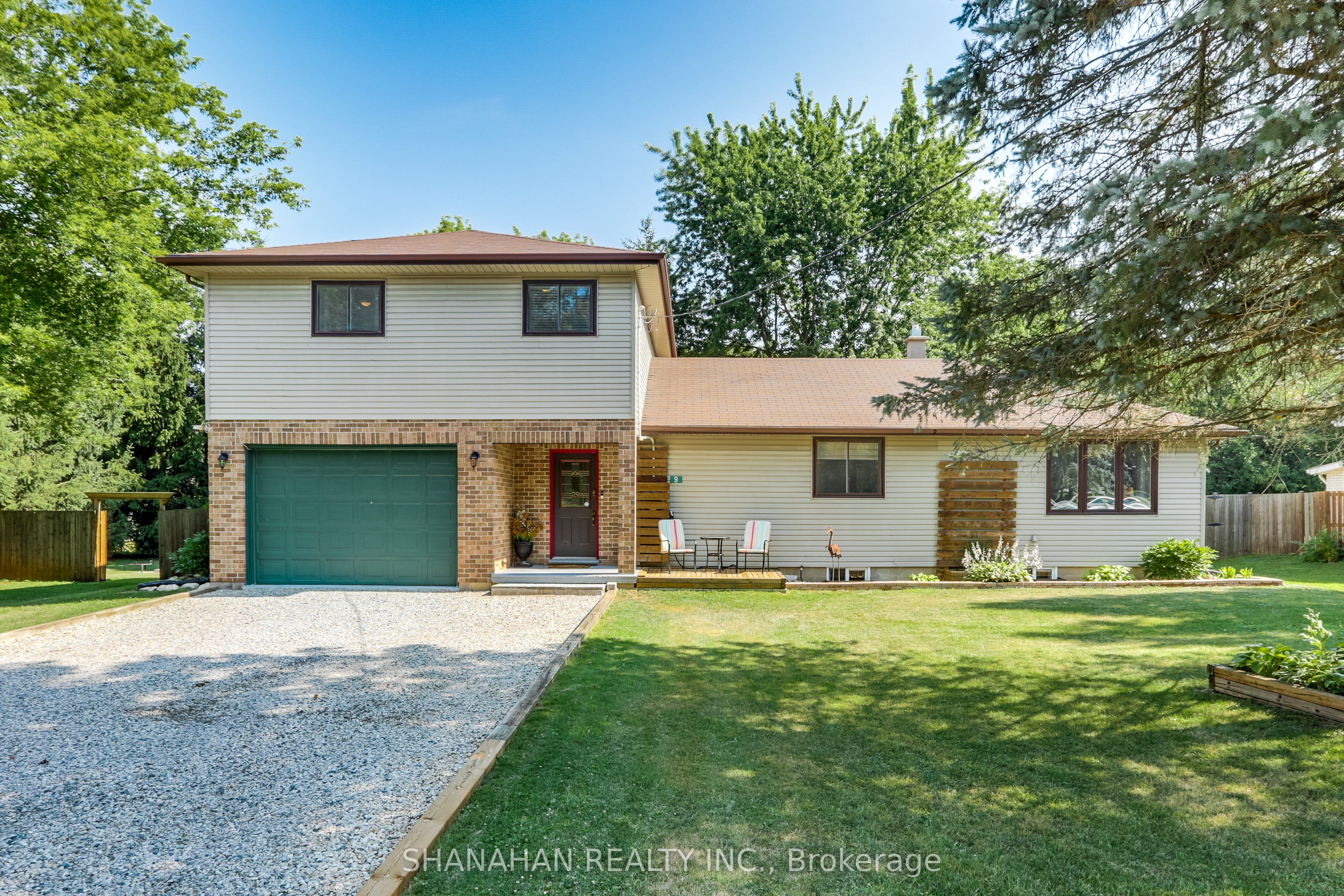 9 Wellington Street, Lambton Shores, ON N0M 1B0