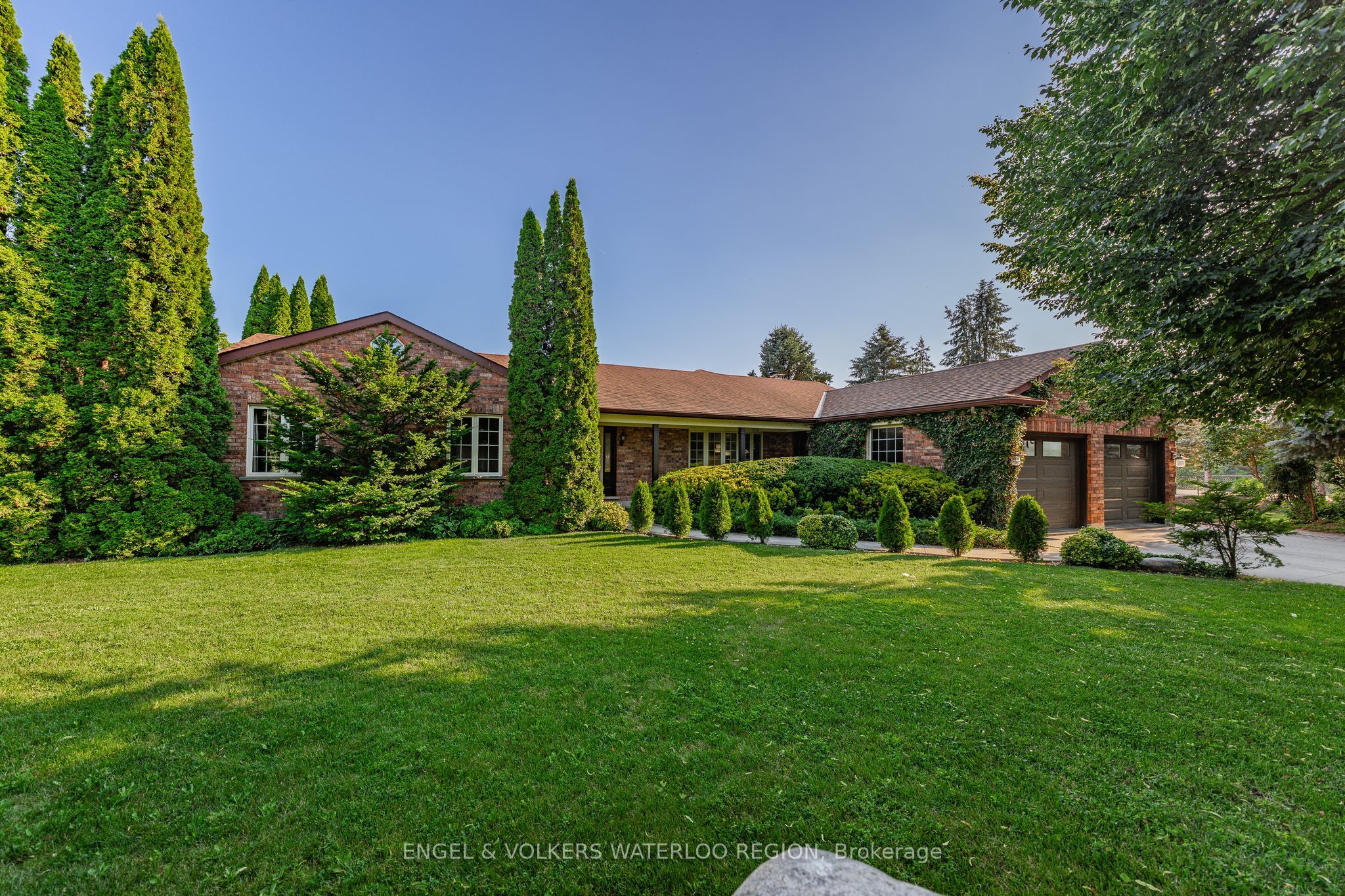 1 Alten Way, Woolwich, ON N0B 2M1 photo 2