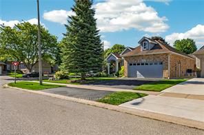62 Varley Crescent, Brantford, ON N3R 7Z7 photo 3