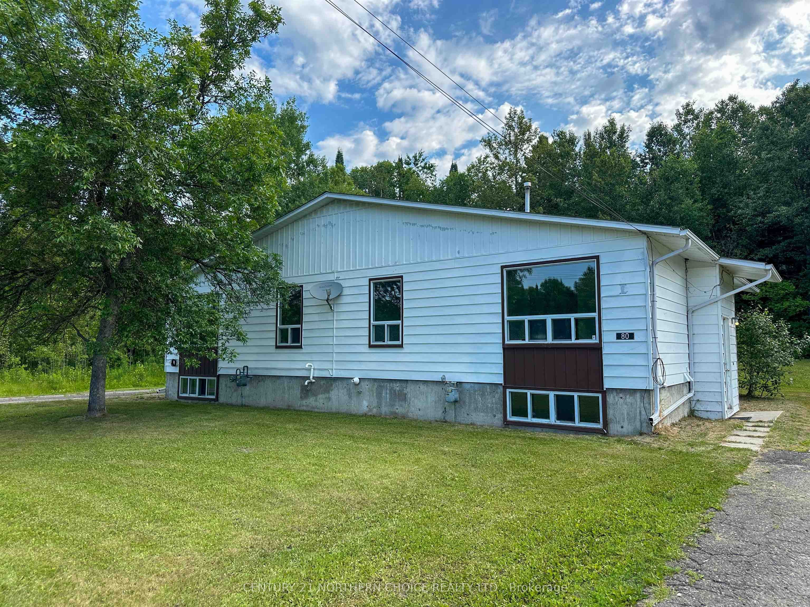 78/80 Birch Drive, Ear Falls, ON P0V 1T0 photo 2
