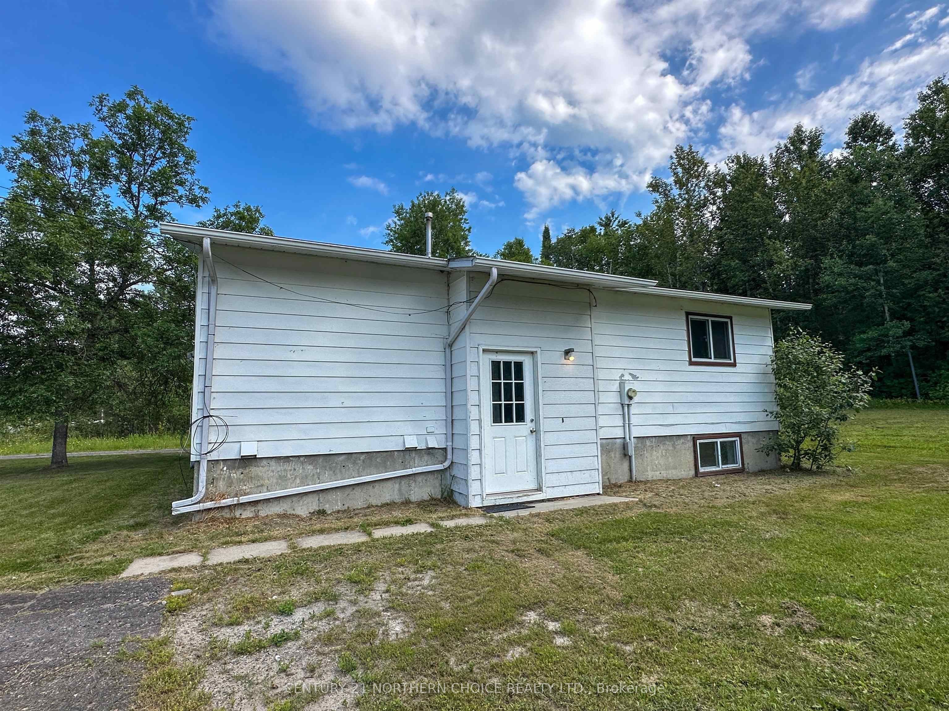 78/80 Birch Drive, Ear Falls, ON P0V 1T0 photo 3
