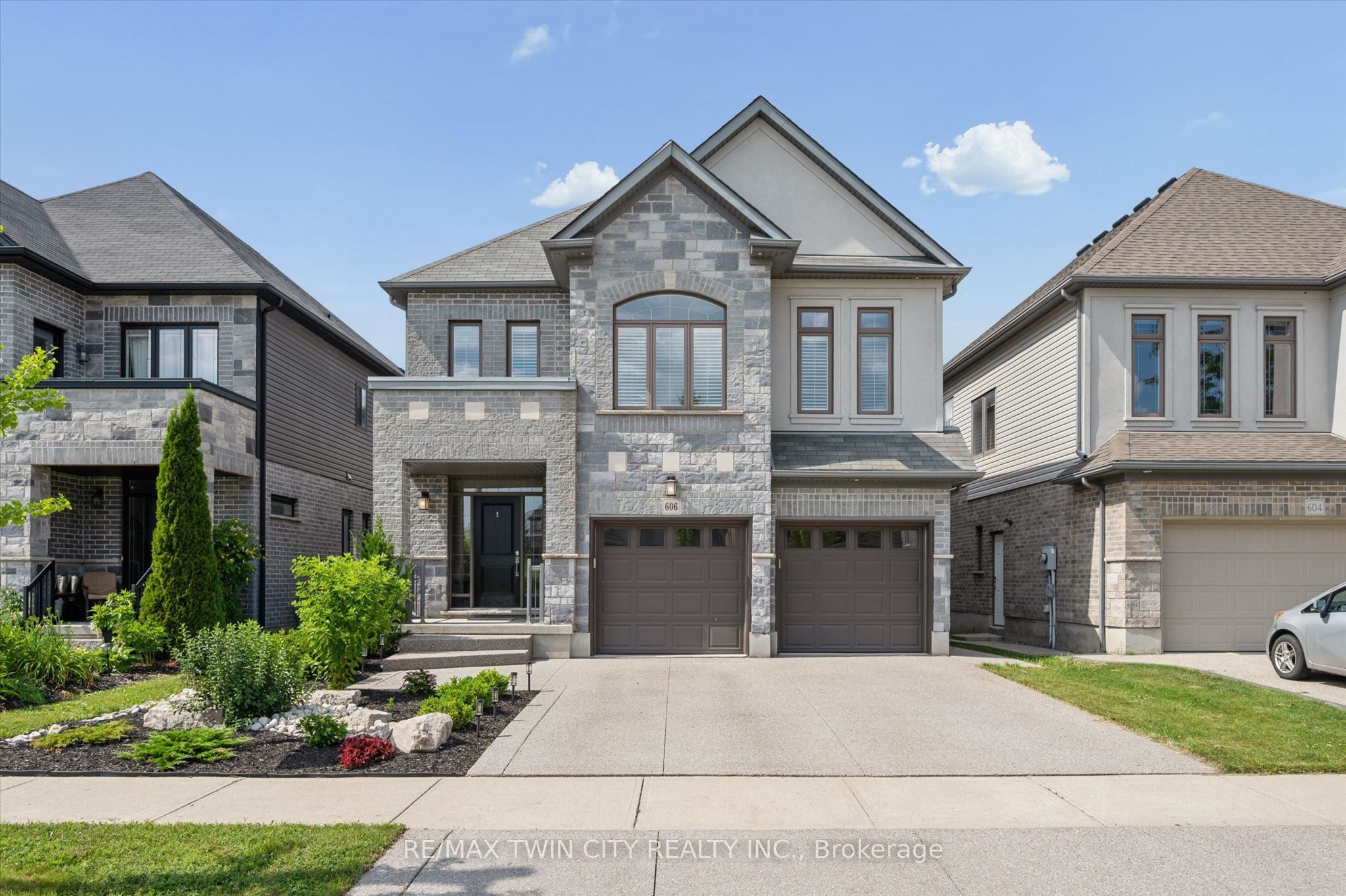 606 Pinery Trail, Waterloo, ON N2V 2Y6