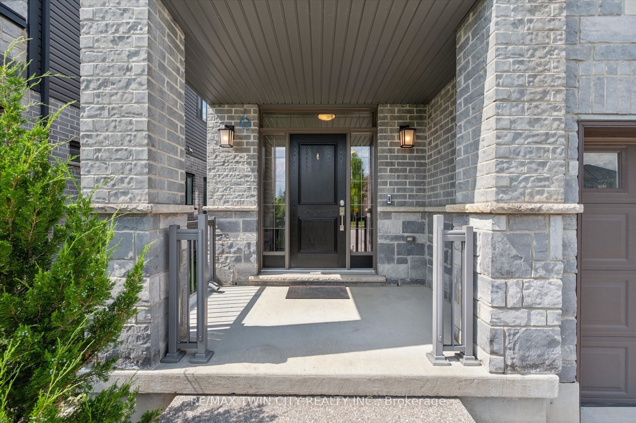 606 Pinery Trail, Waterloo, ON N2V 2Y6 photo 4