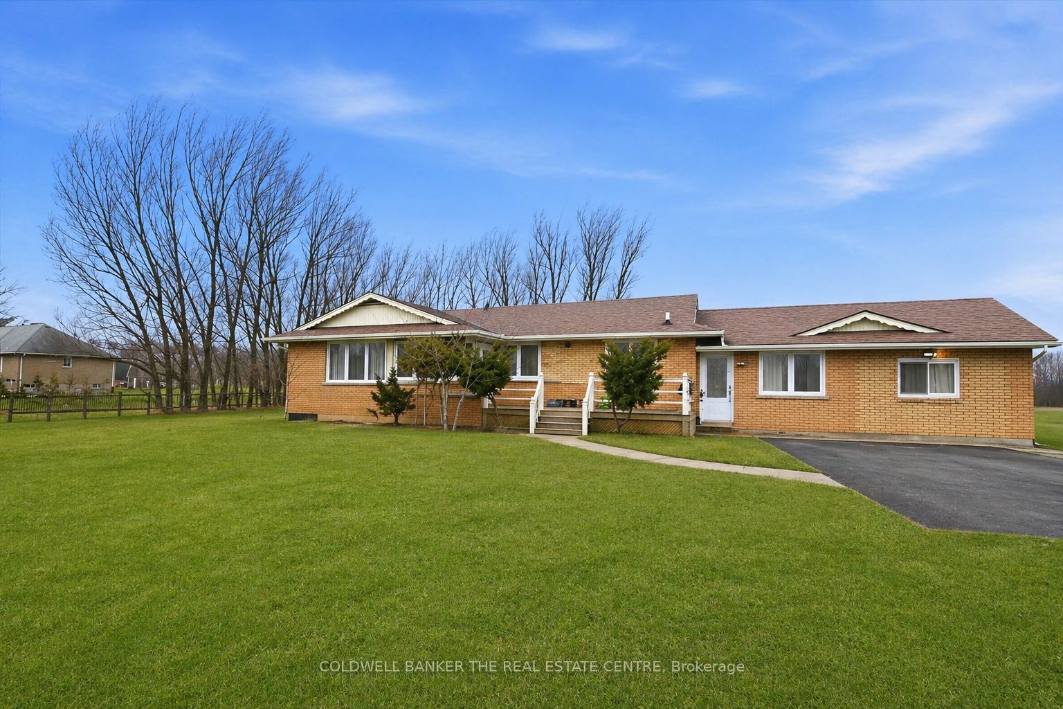 356 Mountain Road, Grimsby, ON L3M 4E7 photo 2