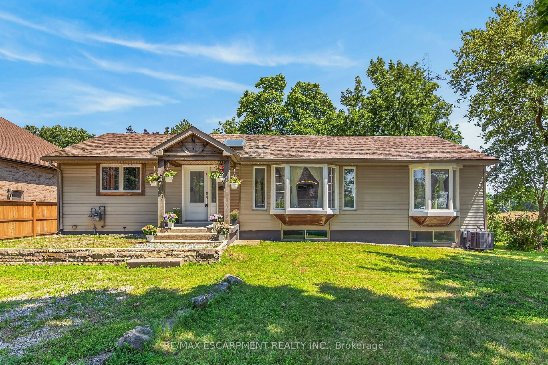 129 Aldercrest Avenue, Hamilton, ON L9B 1L3 photo 2