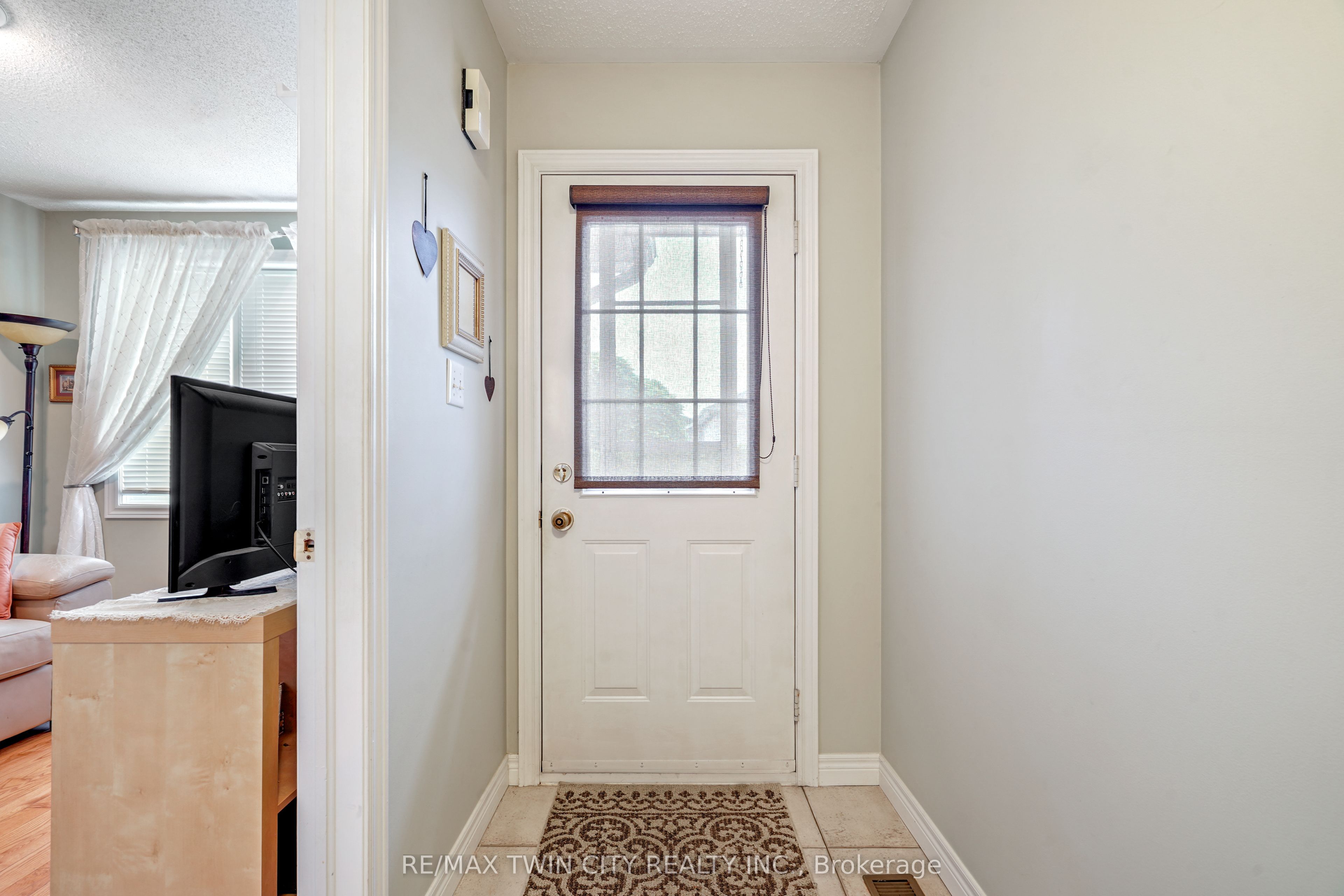 1 Buchanan Crescent 11, Brantford, ON N3P 2B2 photo 5