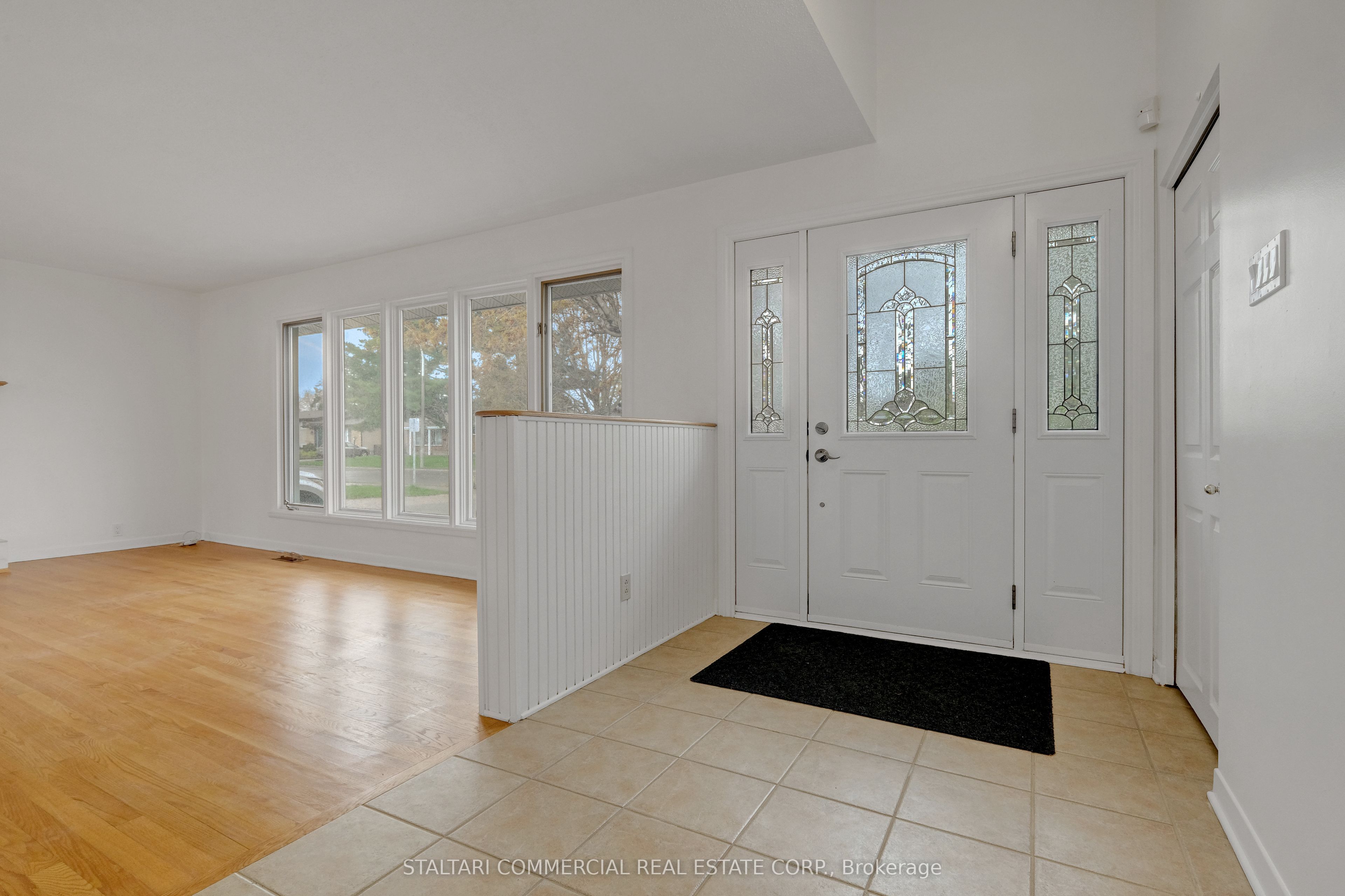 1156 Deer Park Road W, Cityview - Parkwoods Hills - Rideau Shore, ON K2E 6H3 photo 2