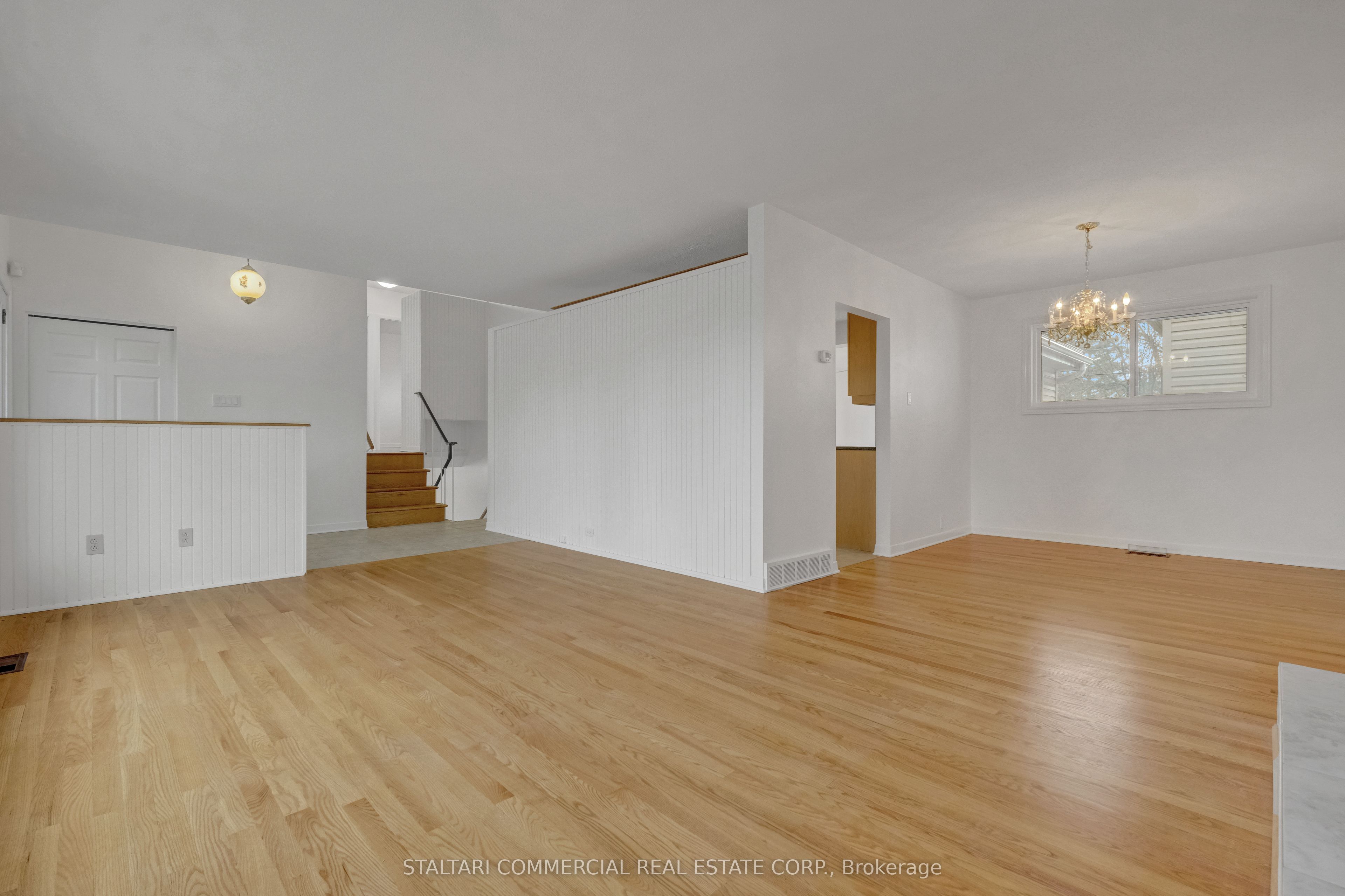 1156 Deer Park Road W, Cityview - Parkwoods Hills - Rideau Shore, ON K2E 6H3 photo 5