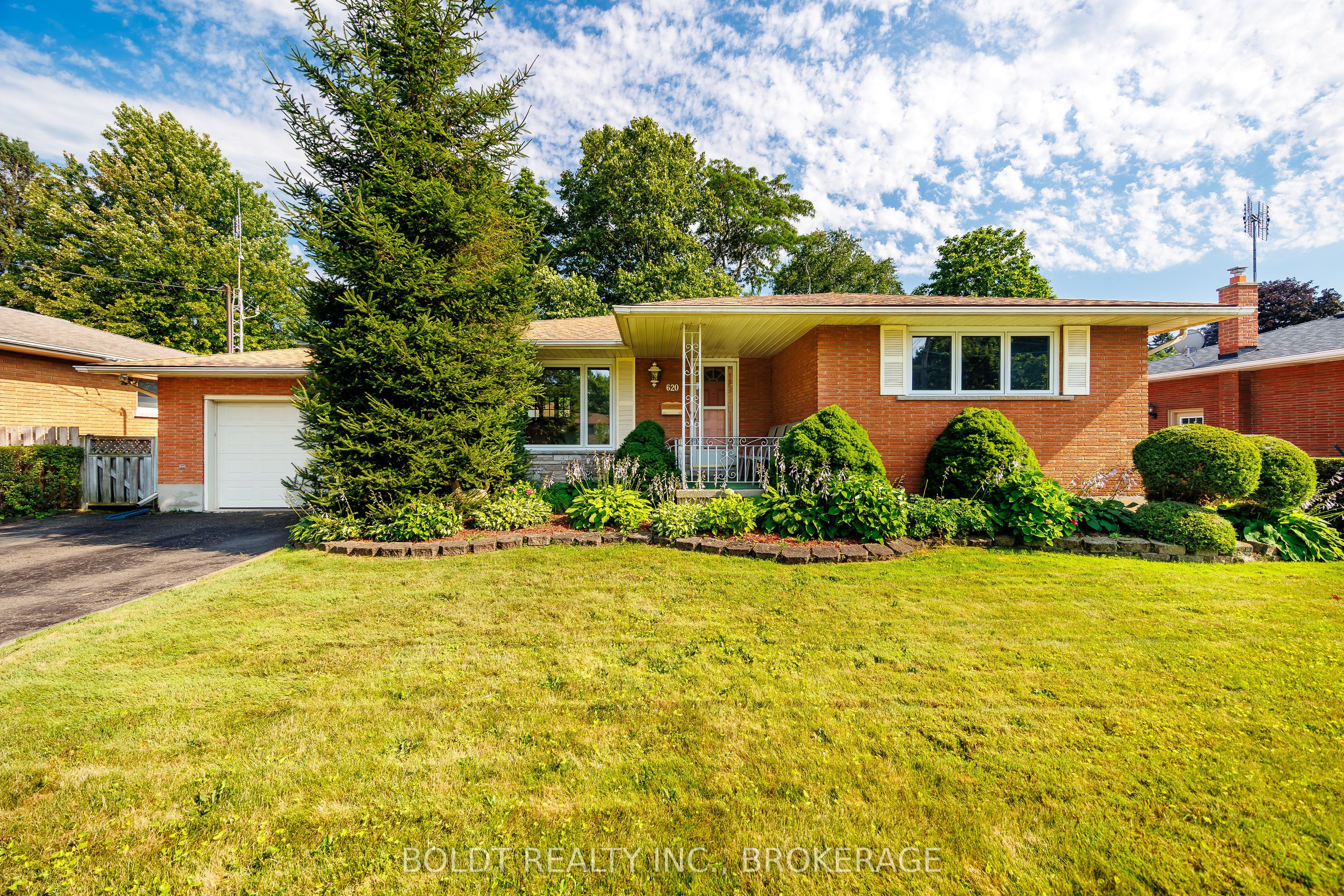 620 Scott Street, St. Catharines, ON L2M 3X8