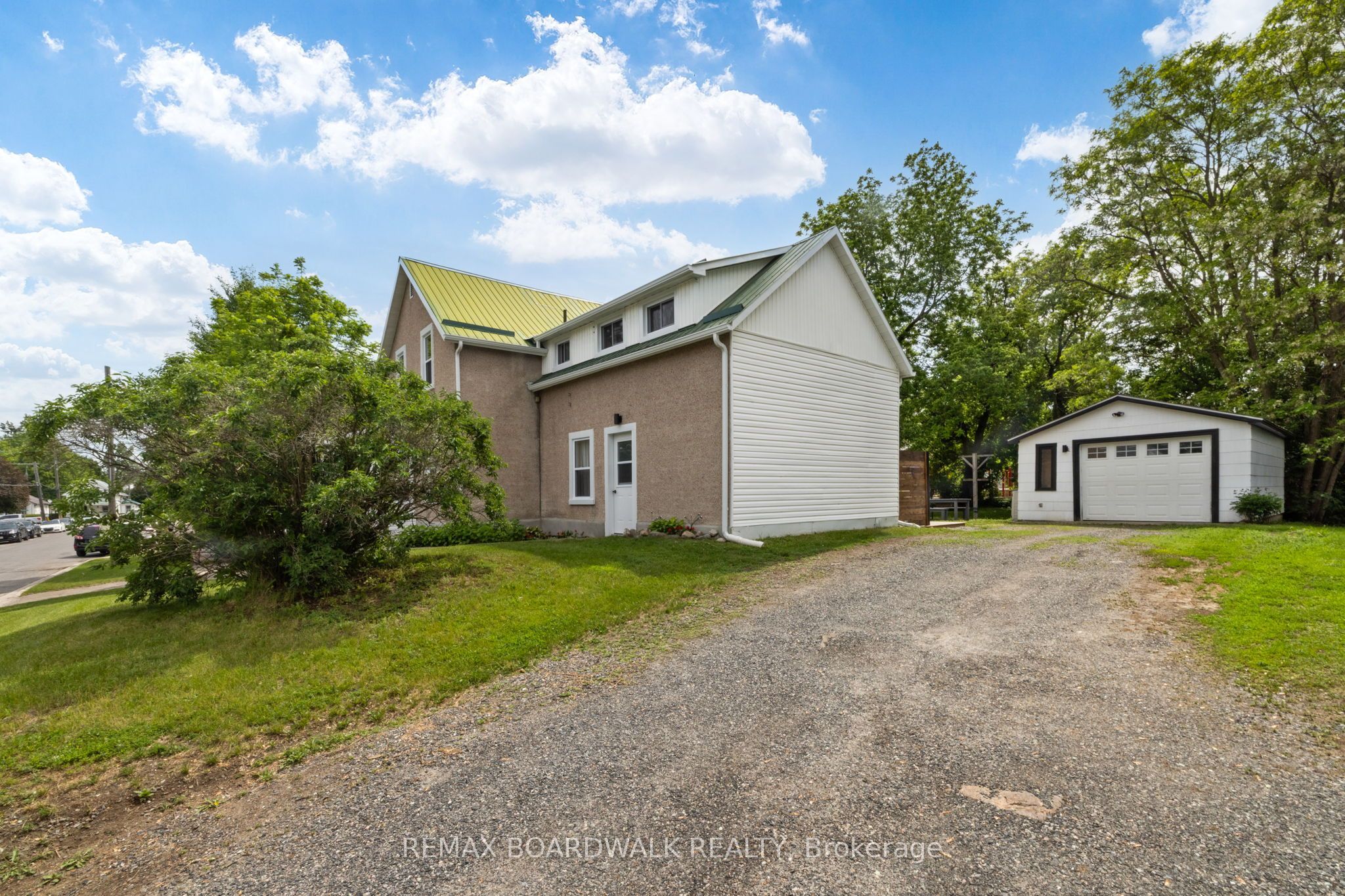 8 Grant Street, Perth, ON K7H 1X4 photo 2