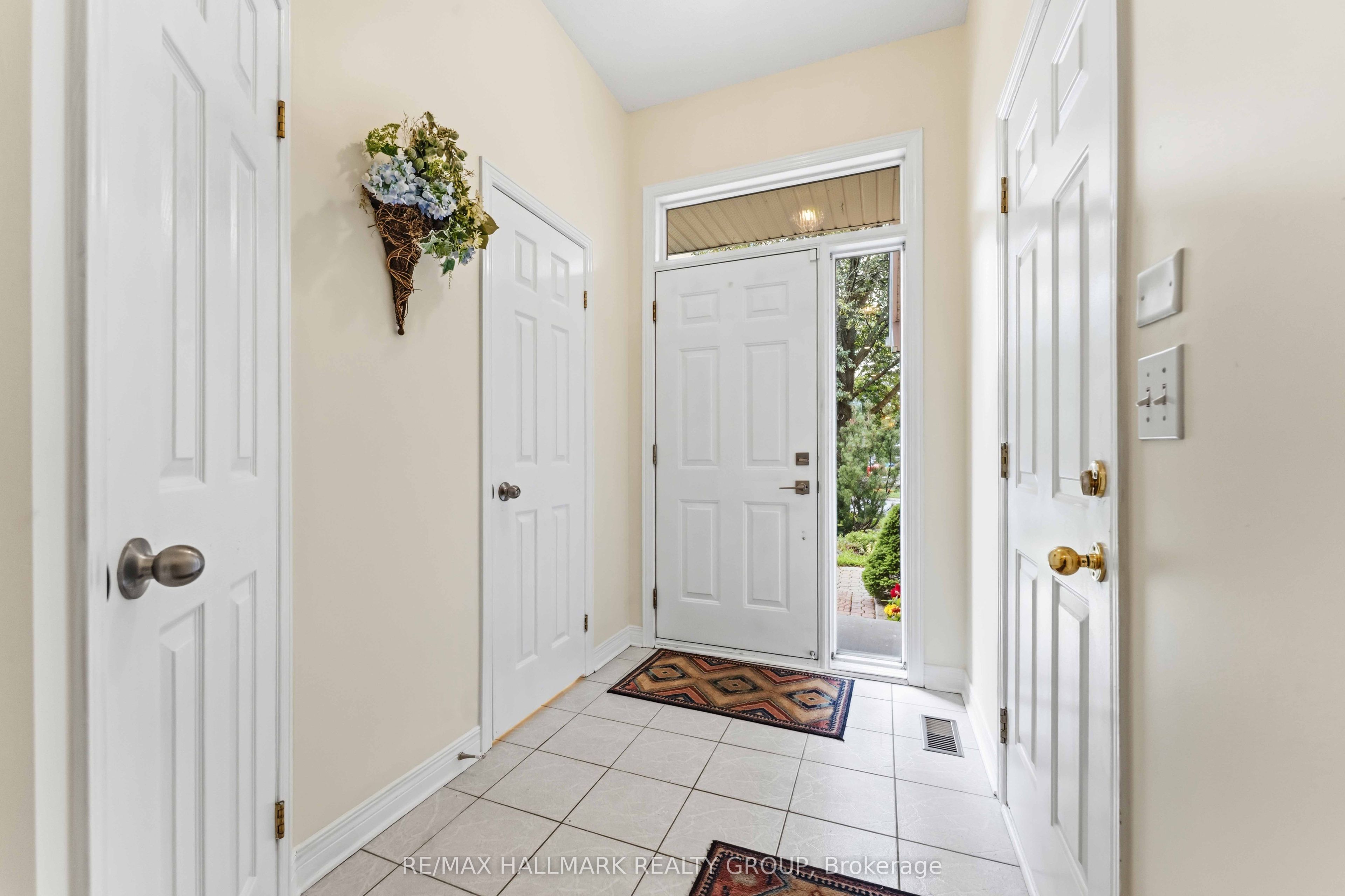 28 Sonata Place, Alta Vista and Area, ON K1G 6H2 photo 3