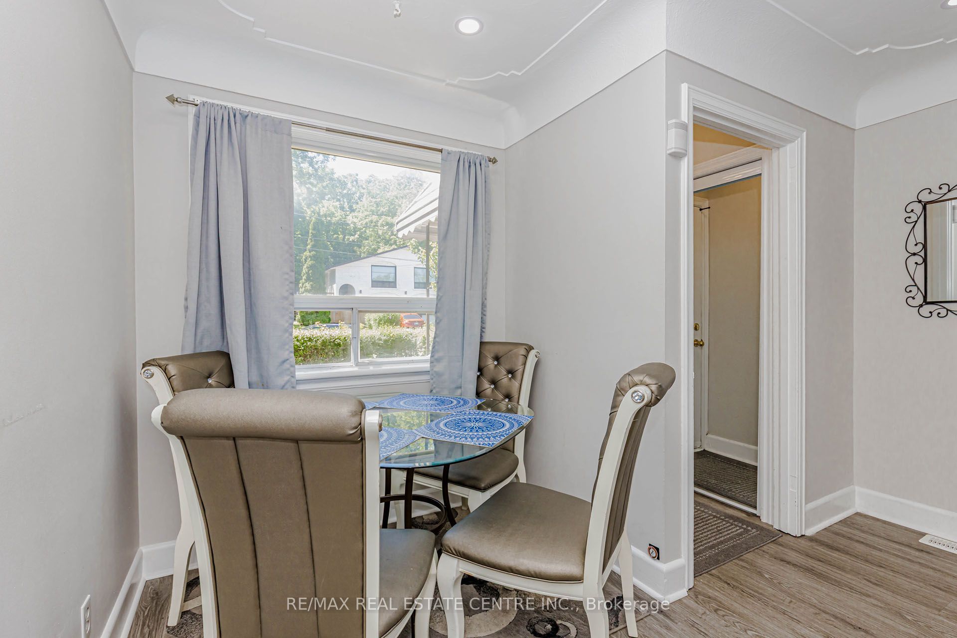 16 Ainslie Avenue, Hamilton, ON L8S 2J3 photo 5