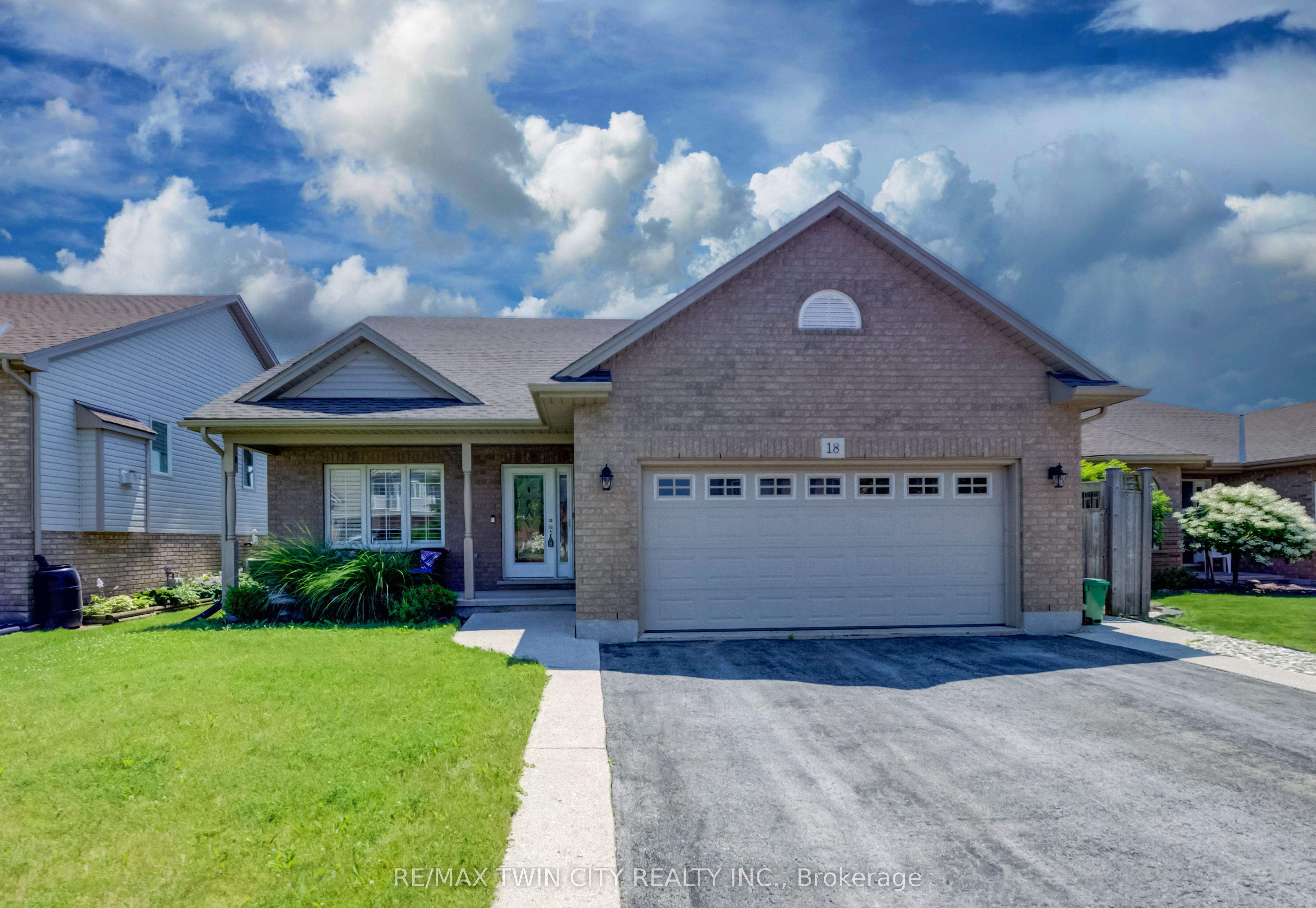 18 Cherry Avenue, West Lincoln, ON L0R 2A0 photo 2