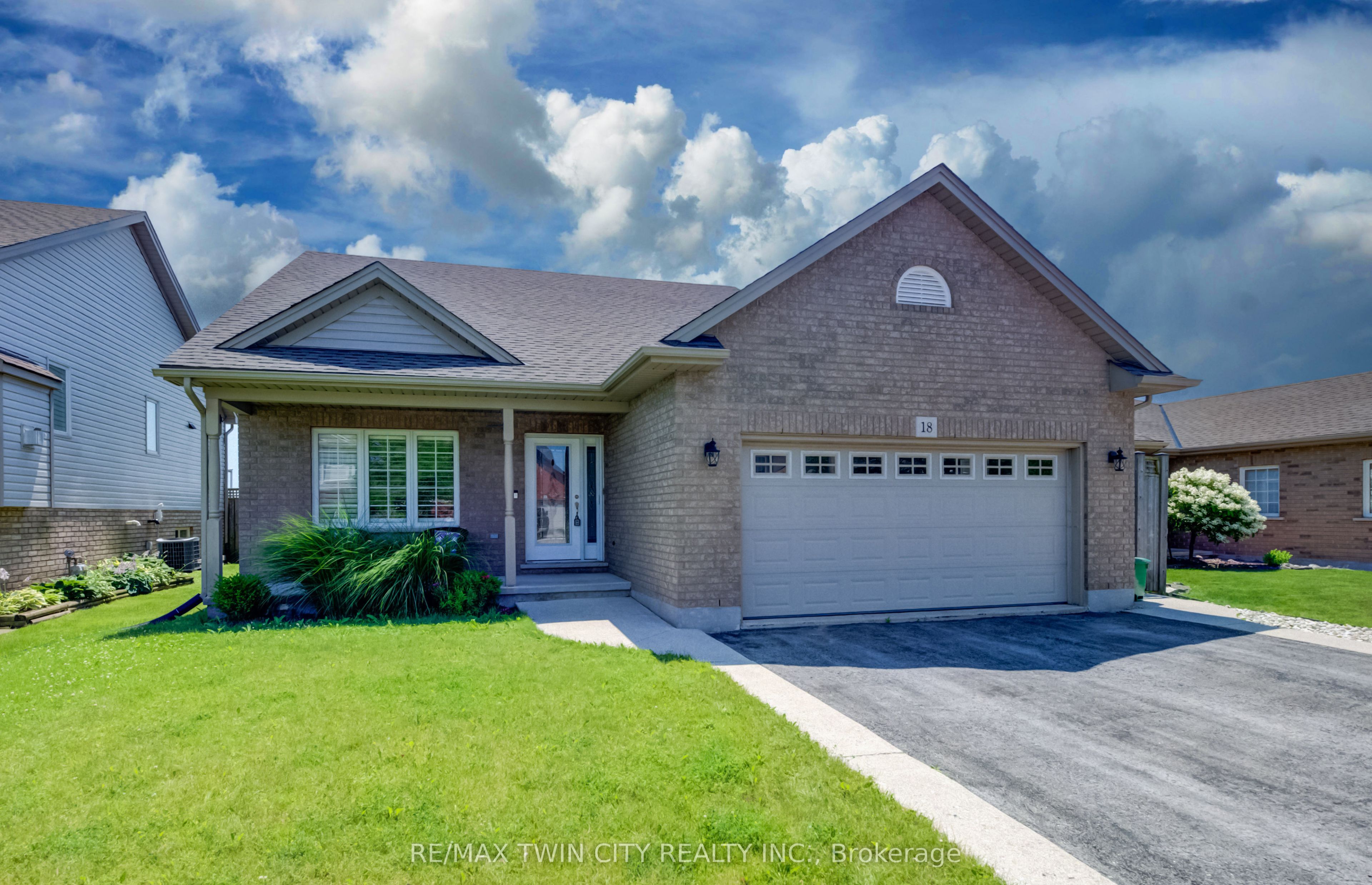 18 Cherry Avenue, West Lincoln, ON L0R 2A0 photo 3