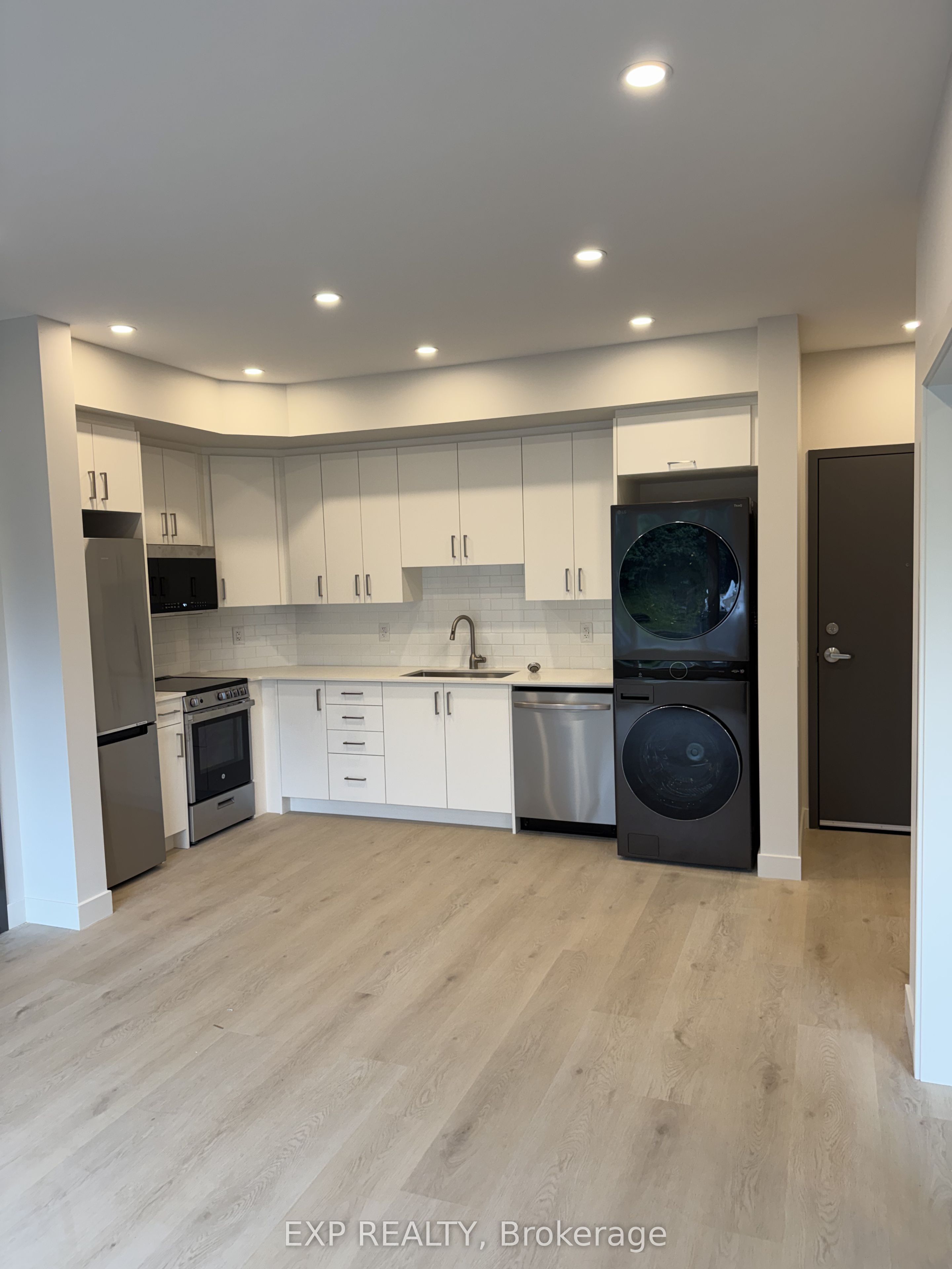 1301 Dorchester Avenue 4, Carlington - Central Park, ON K1Z 8E8 photo 3