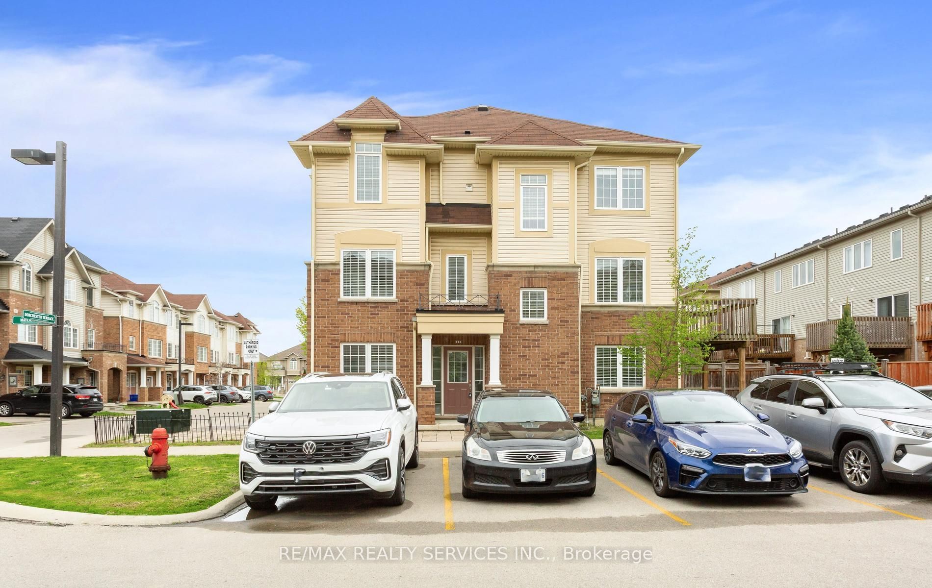 21 Dorchester Terrace, Hamilton, ON L8J 0G4
