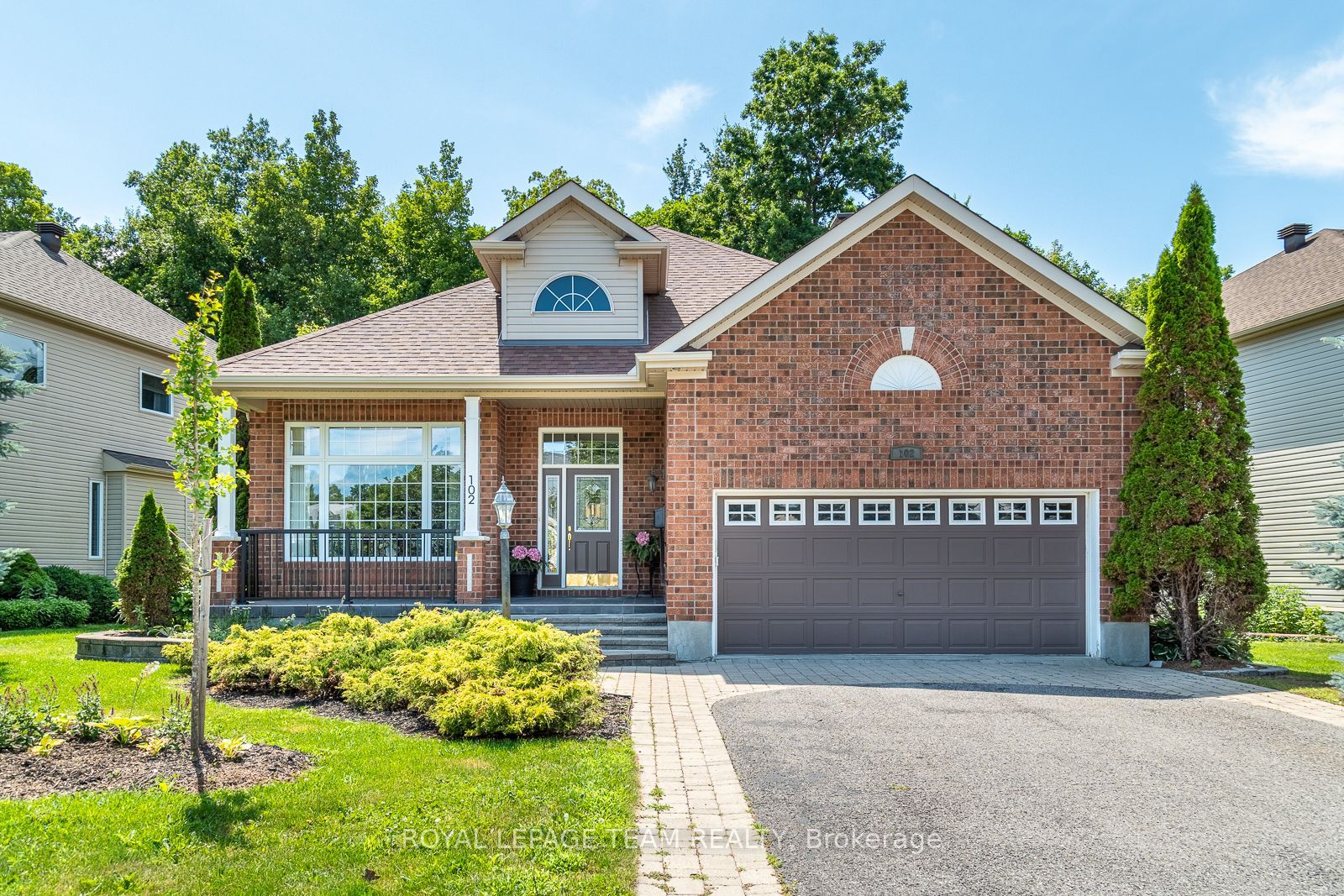 102 Golflinks Drive, Barrhaven, ON K2J 5L3
